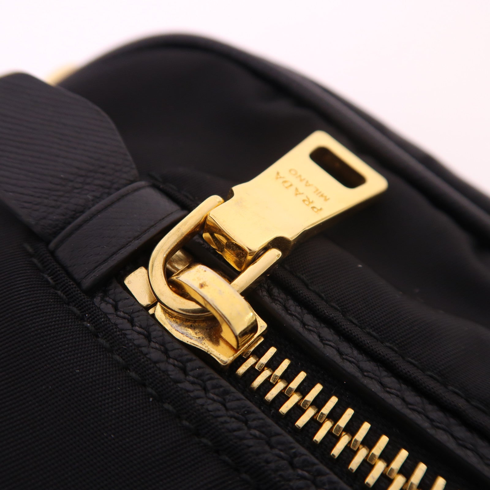 PRADA 尼龍Shoulder Bag金扣肩背袋