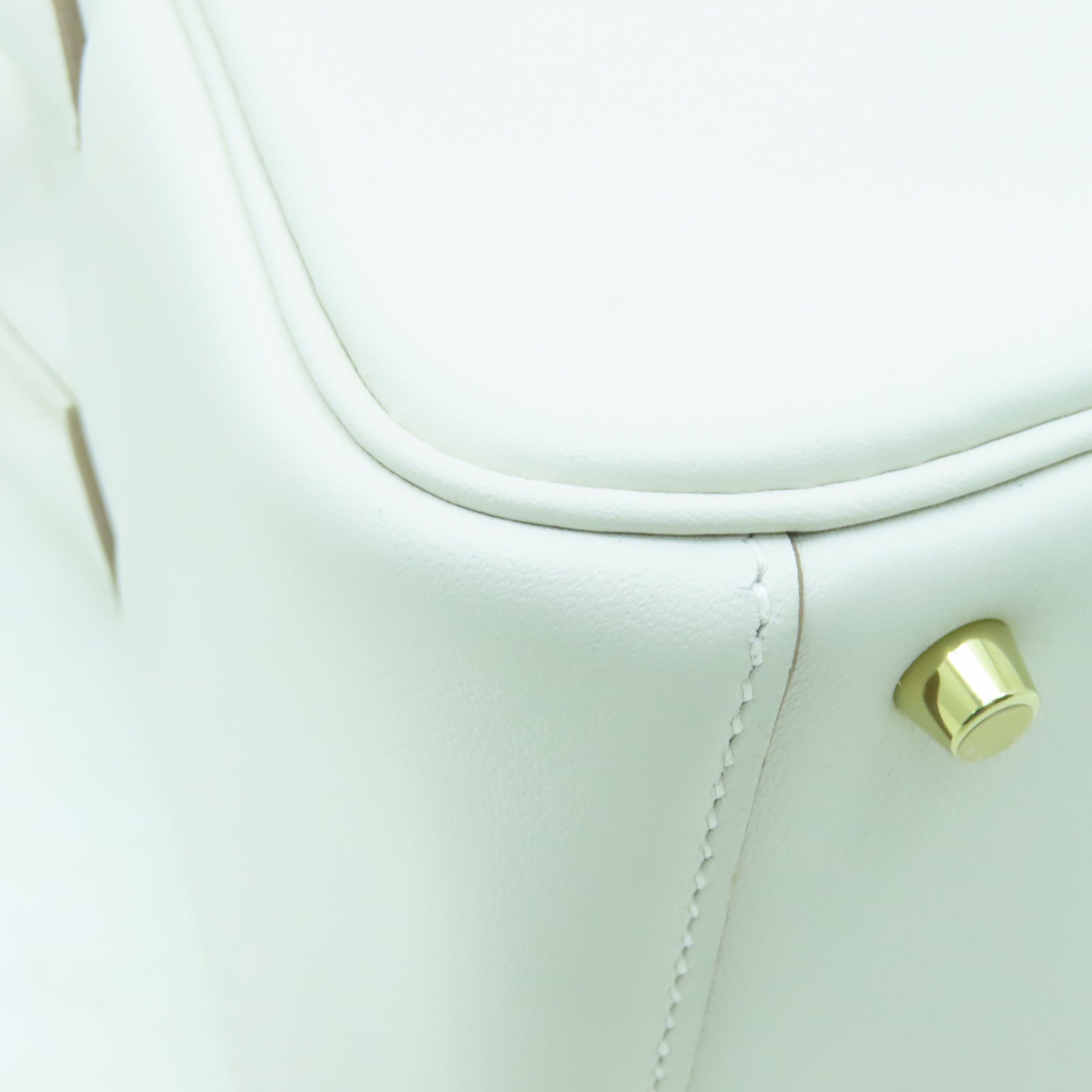 HERMES **【清倉大減價】Swift皮革Mini Lindy金扣手挽肩背兩用袋Gris Pale奶灰色