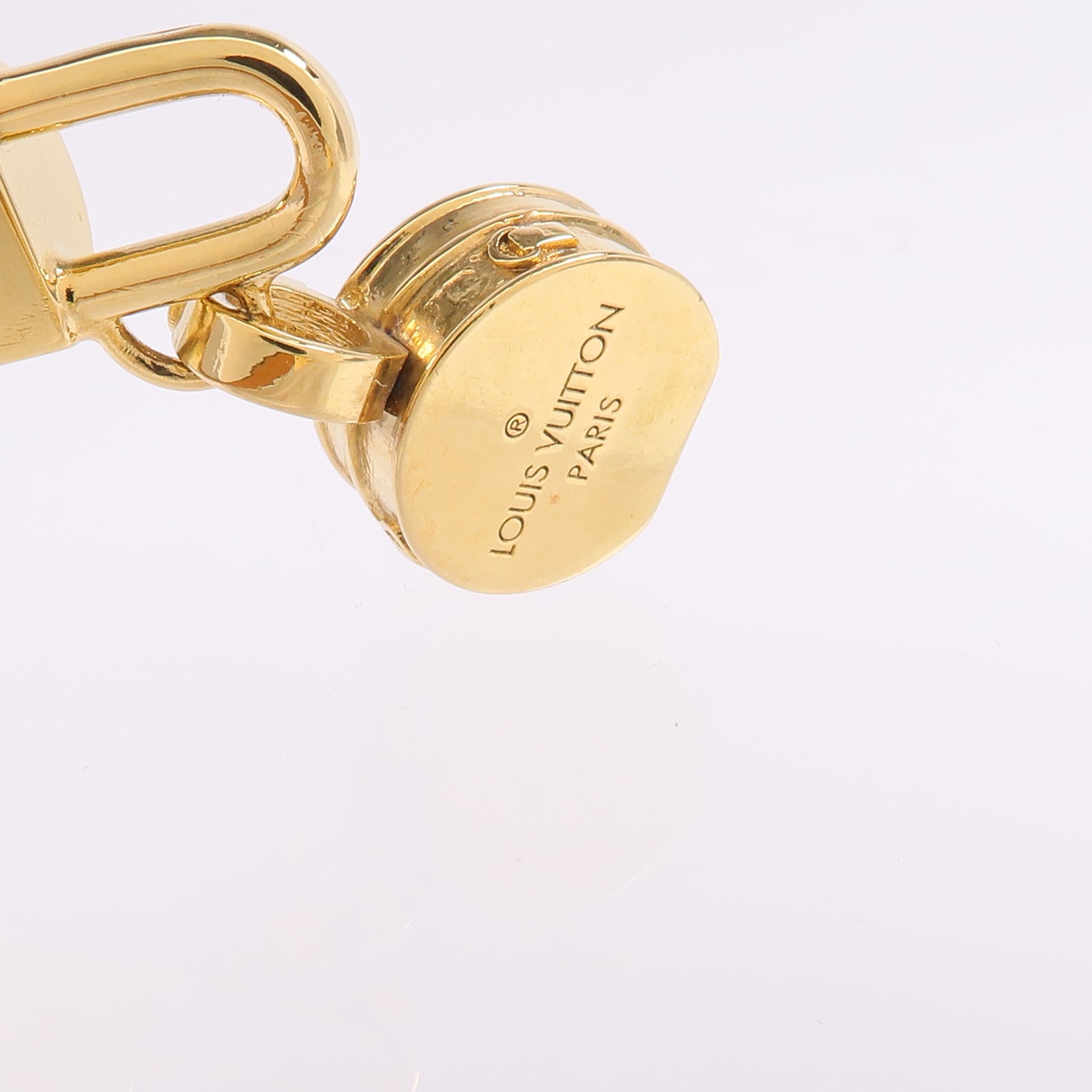 LOUIS VUITTON Monogram Tribute Bracelet金扣手帶