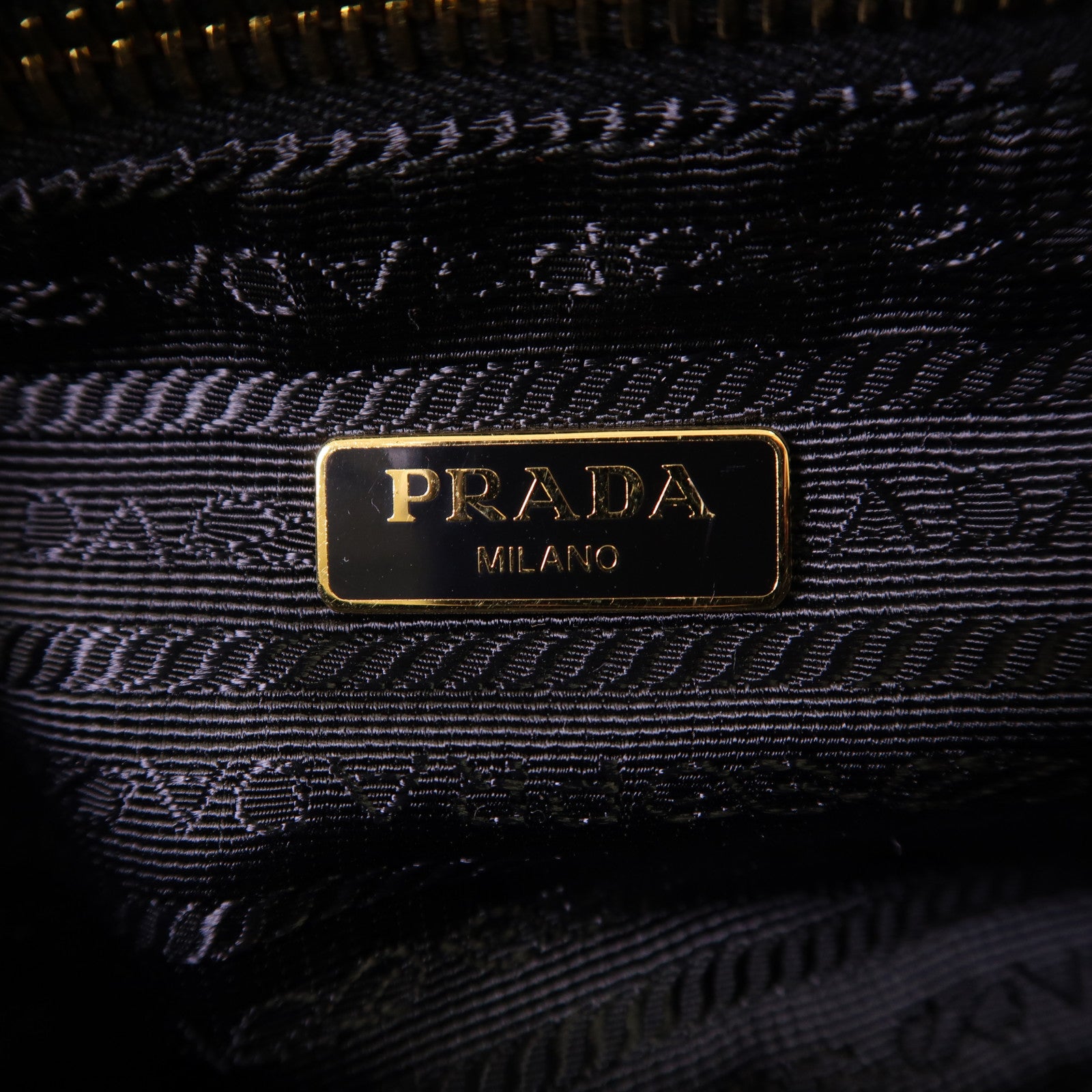 PRADA 尼龍Shoulder Bag金扣肩背袋