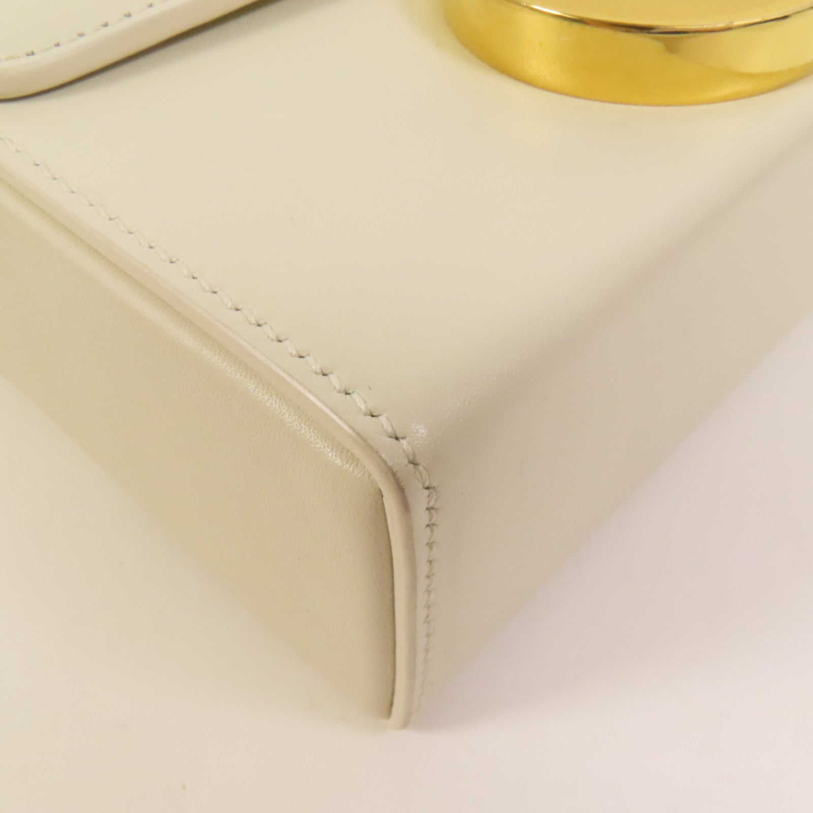 Dior 【激減優惠】牛皮皮革30 Montaigne金扣肩背袋