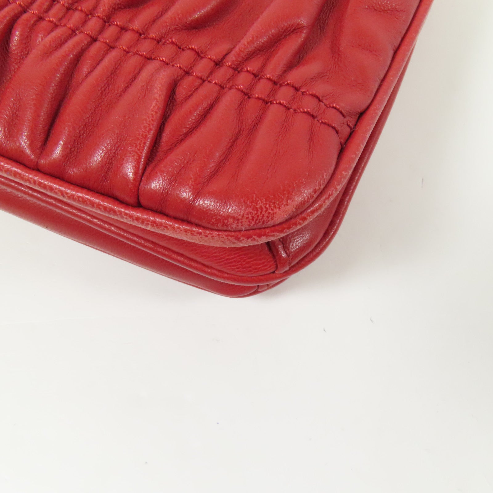 PRADA 羊皮皮革Chain Shoulder銀扣肩背袋