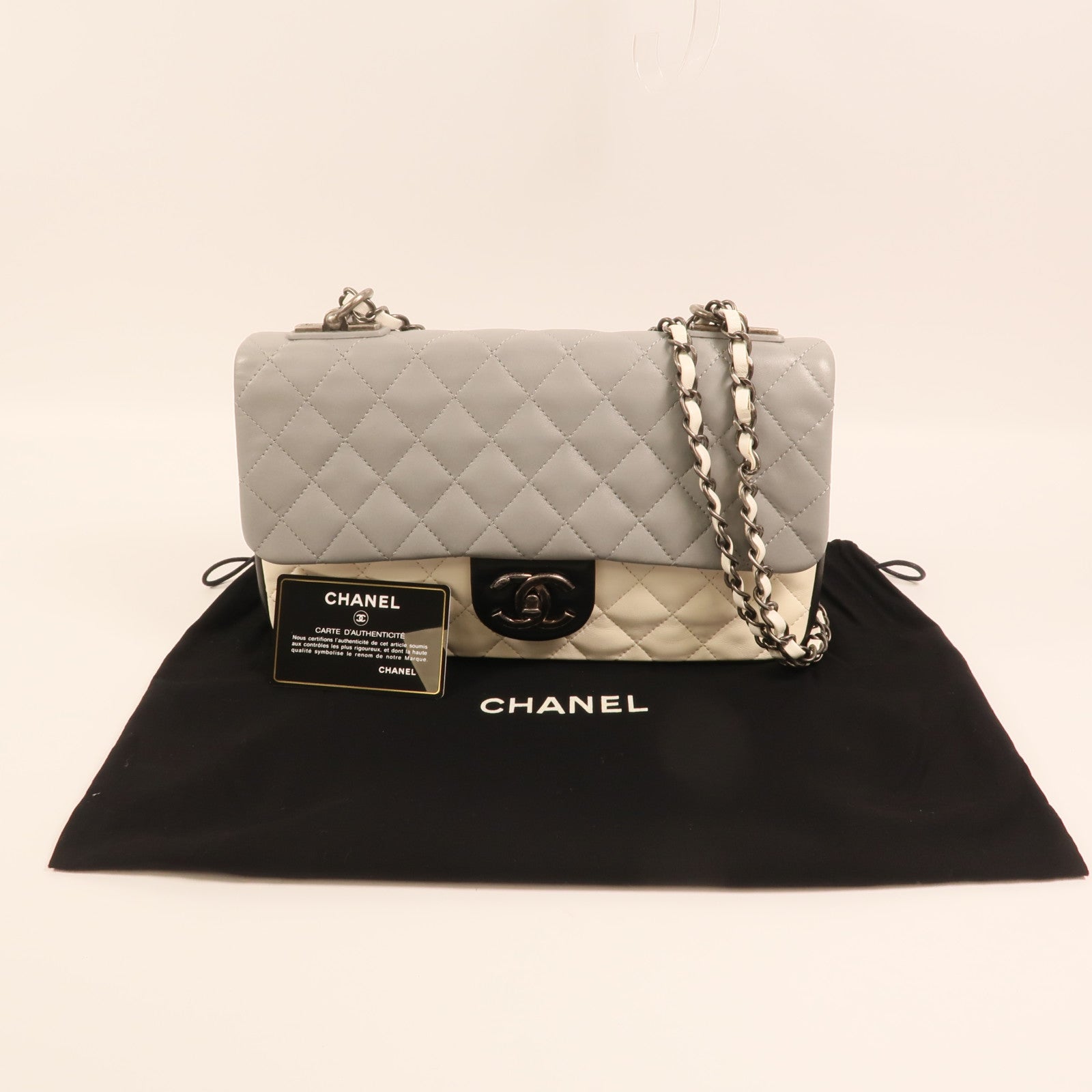 CHANEL 羊皮皮革Chain Shoulder銀扣肩背袋