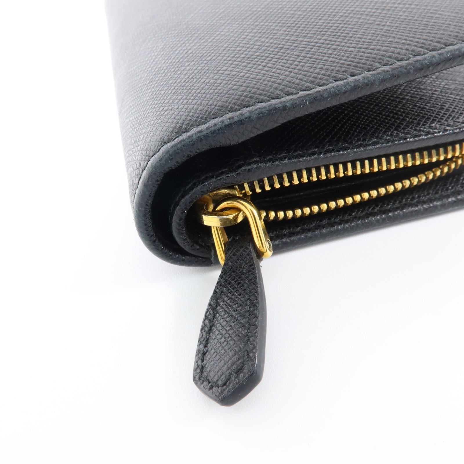 PRADA Saffiano皮革Bifold Wallet金扣錢包