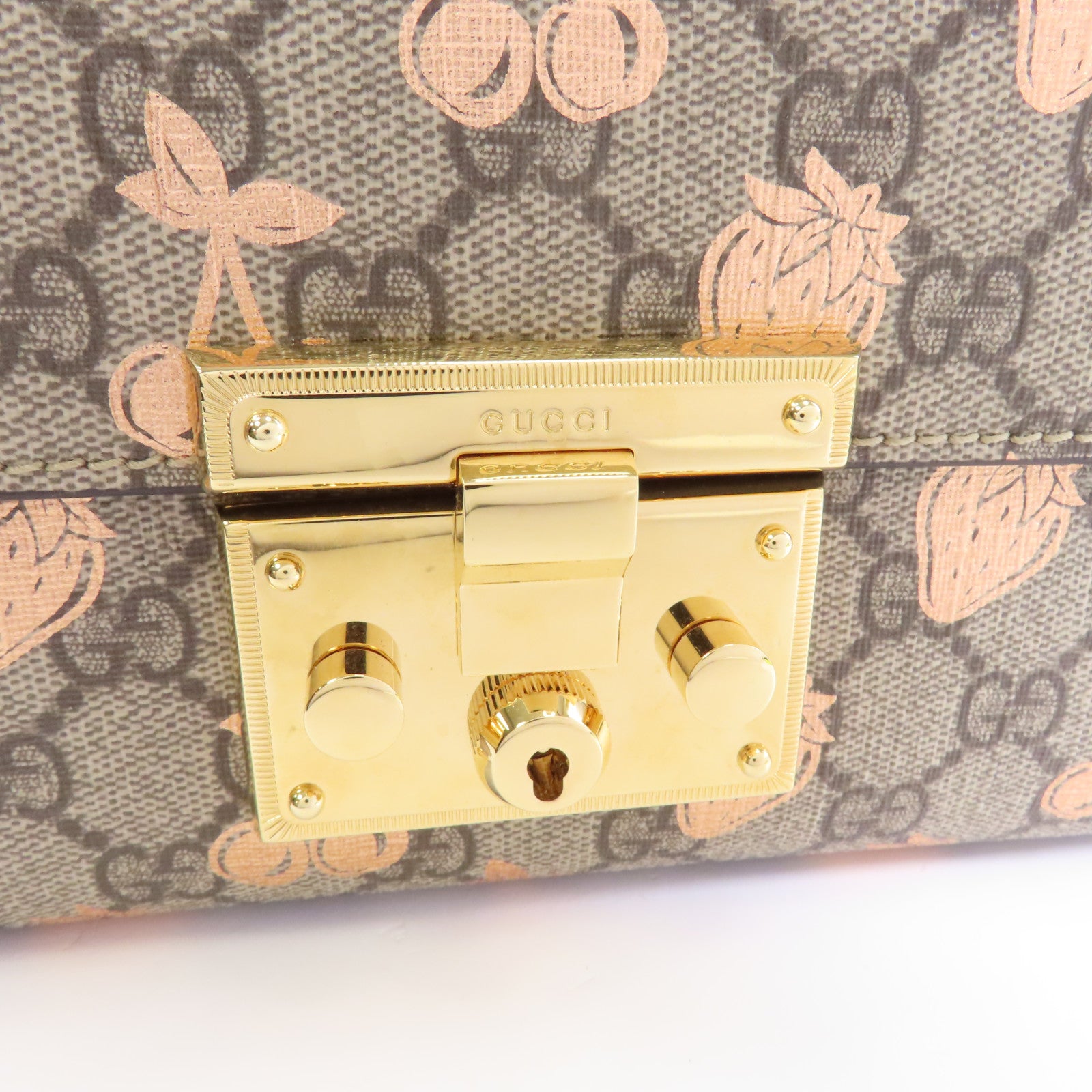 GUCCI 塗層帆布Padlock GG金扣鏈帶肩背袋棕色