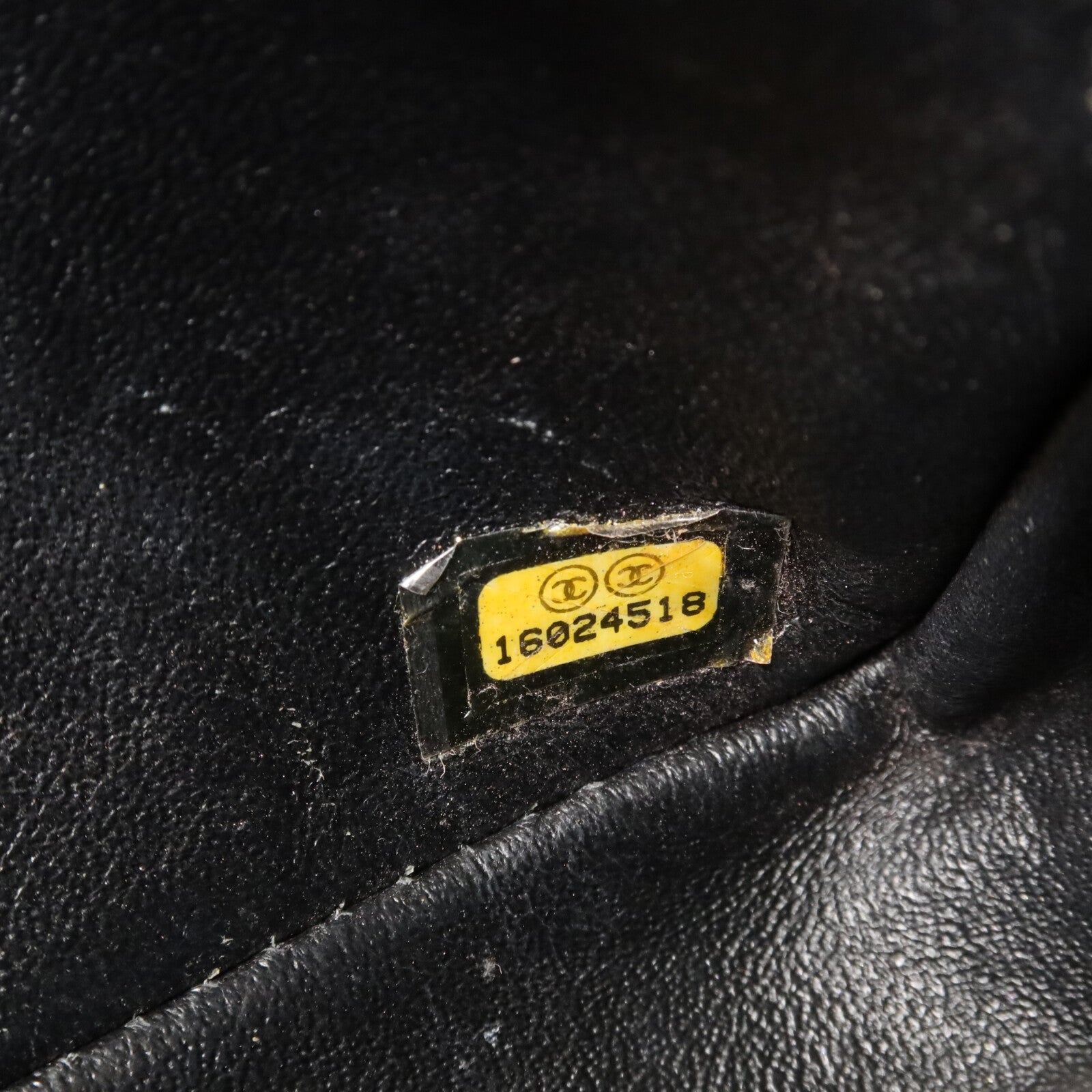 CHANEL 漆皮皮革Mini Classic 20鏈帶肩背袋