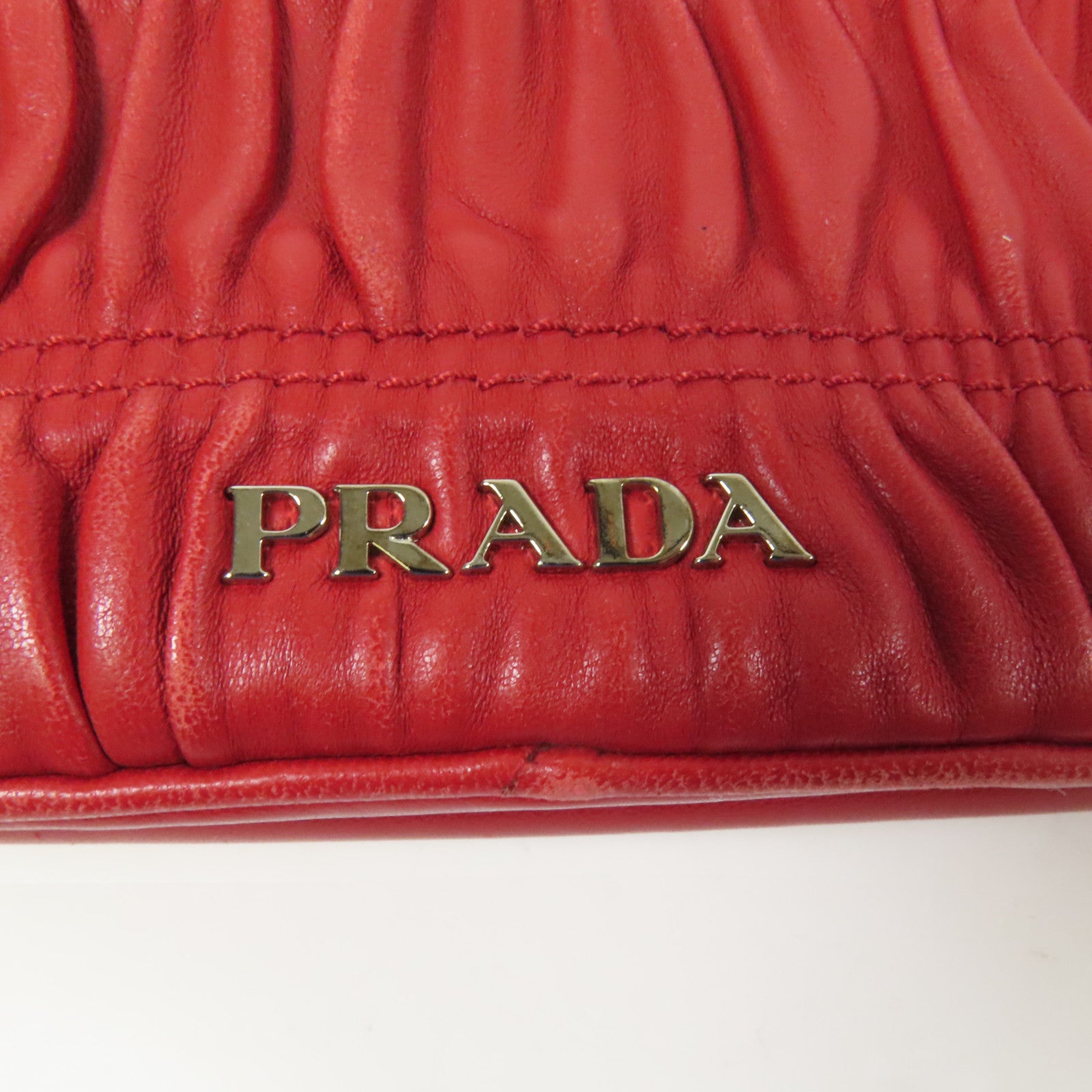 PRADA 羊皮皮革Chain Shoulder銀扣肩背袋
