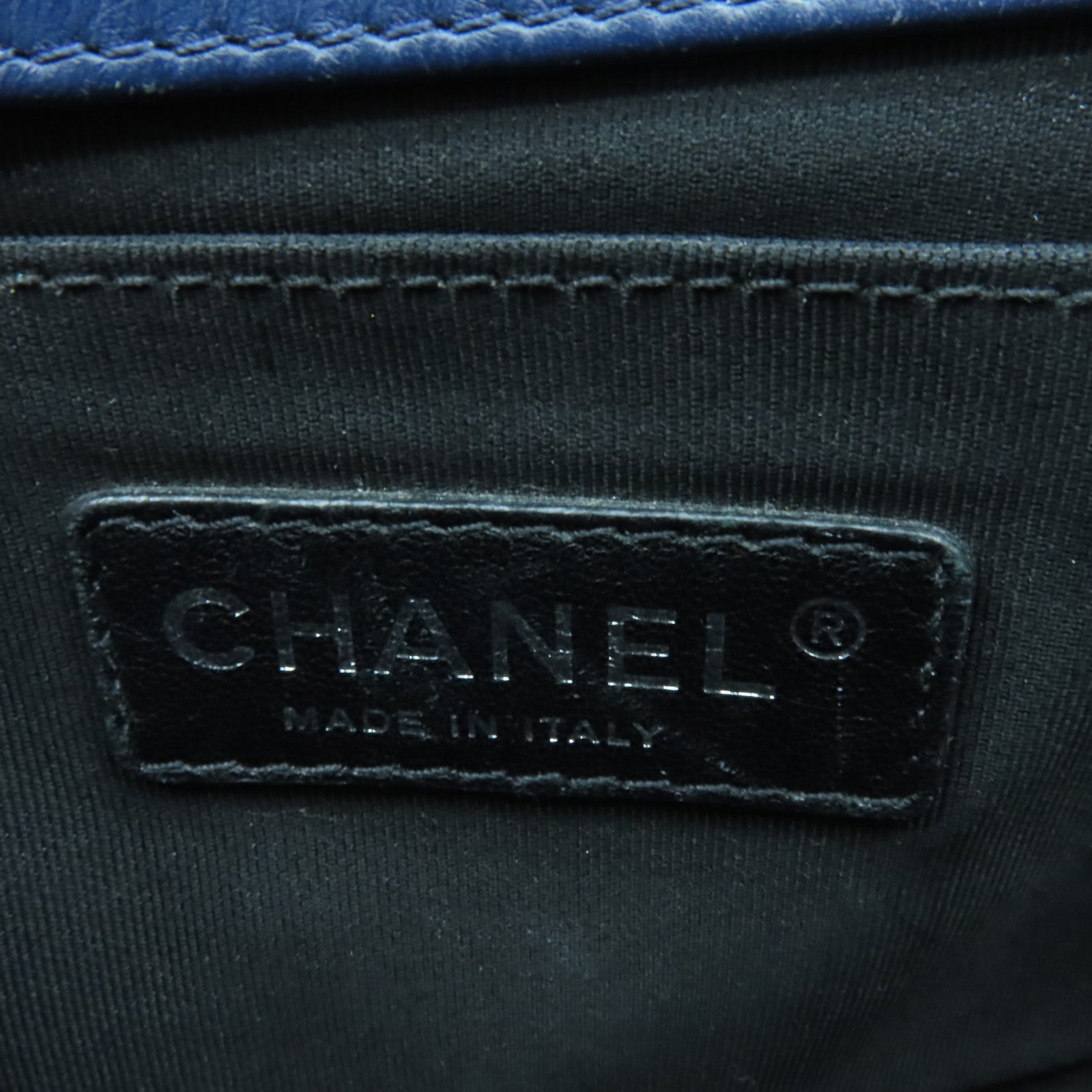 CHANEL **【激減優惠】菱格漆皮皮革Boy Chanel 25cm銀扣鏈帶肩背袋藍色