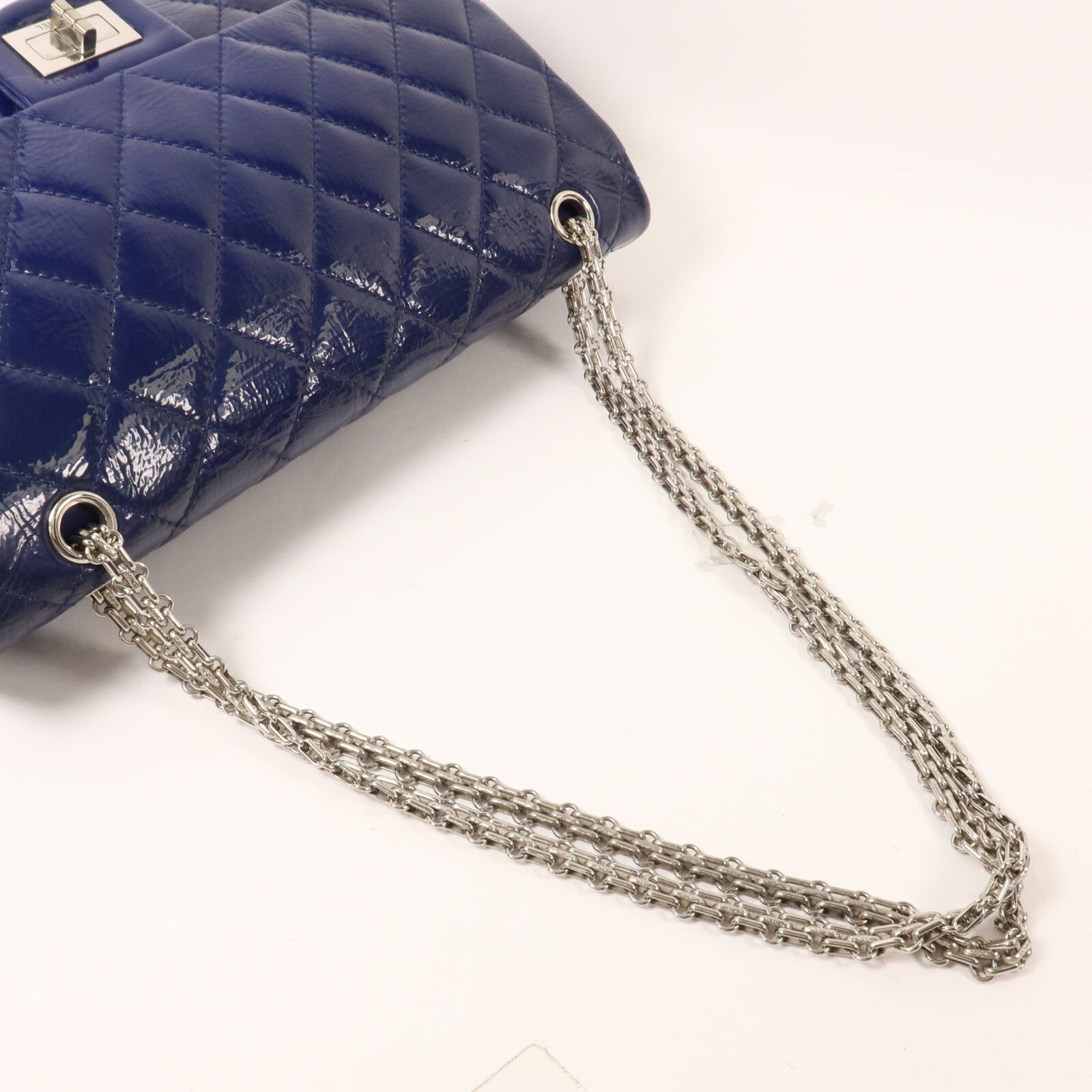 CHANEL 漆皮皮革Classic 2.55 Large鏈帶肩背袋