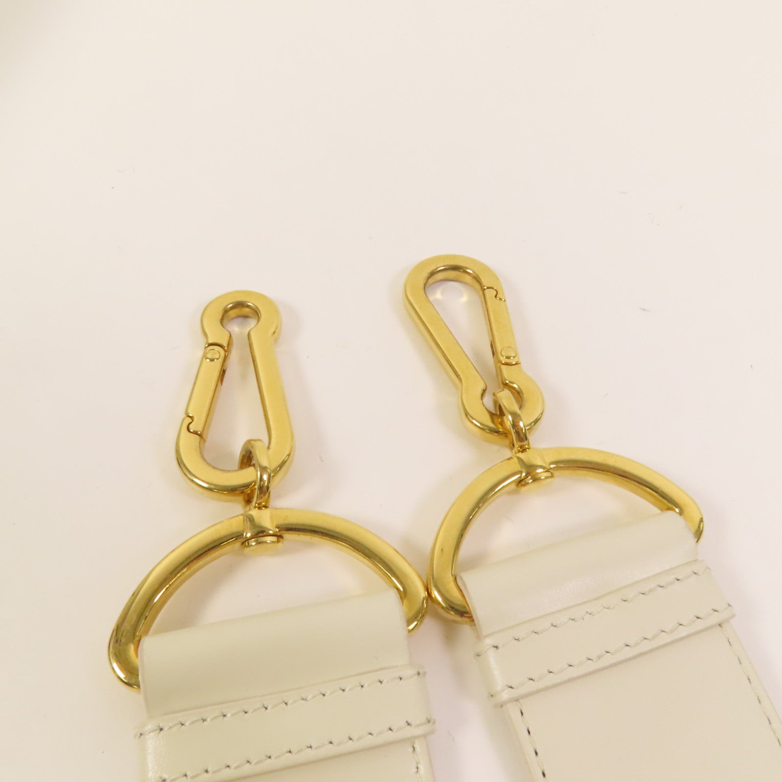 Dior 【激減優惠】牛皮皮革30 Montaigne金扣肩背袋