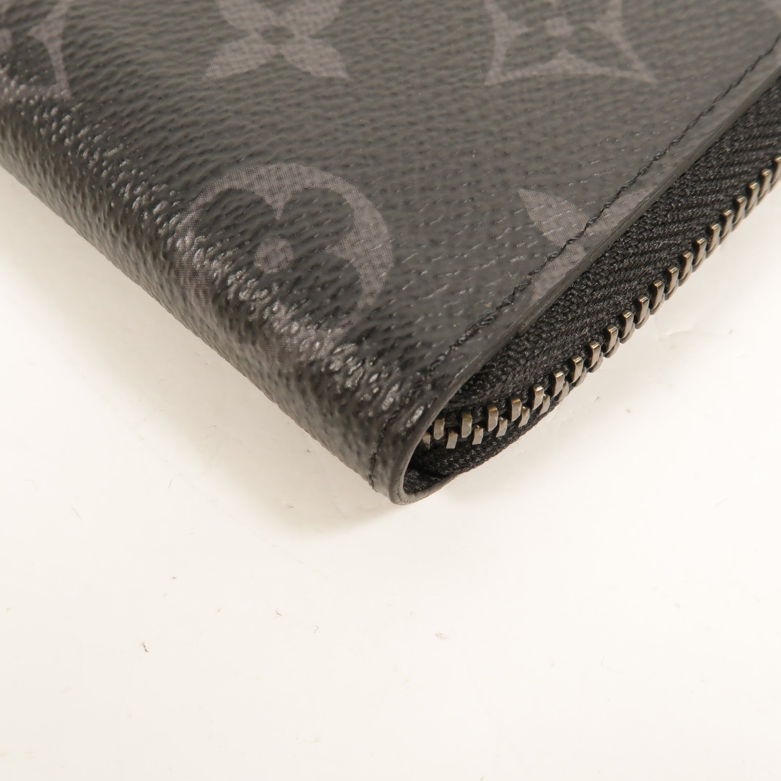 LOUIS VUITTON Monogram Eclipse Zippy Wallet Vertical長錢包