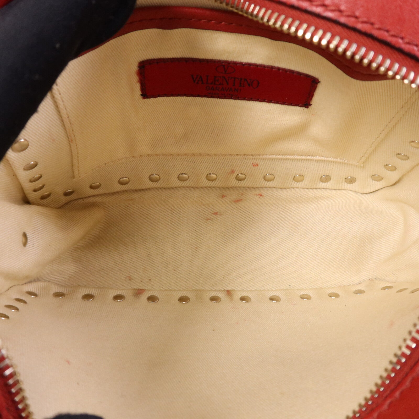 Valentino 牛皮皮革Garavani Rockstud Crossbody Bag金扣肩背袋