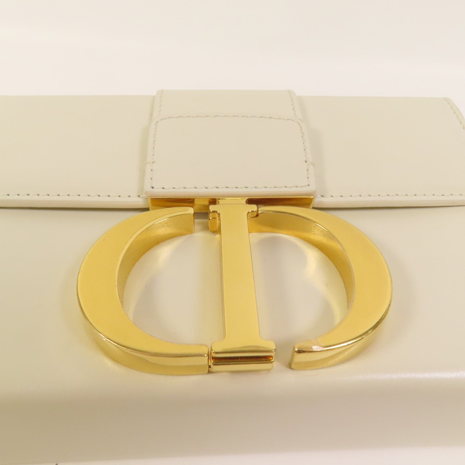 Dior 【激減優惠】牛皮皮革30 Montaigne金扣肩背袋