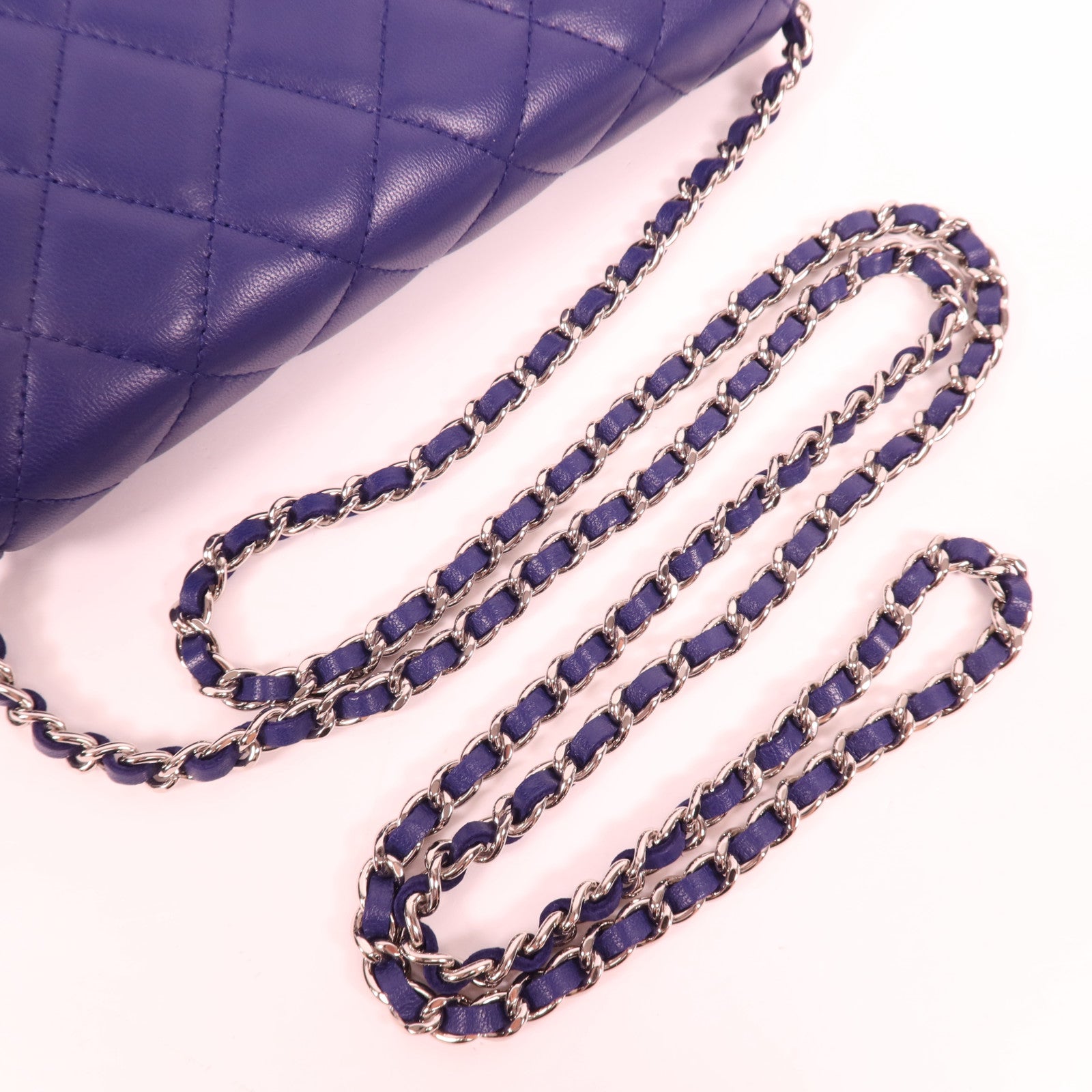 CHANEL 【激減優惠】羊皮皮革WOC Wallet On Chain銀扣鏈帶肩背袋