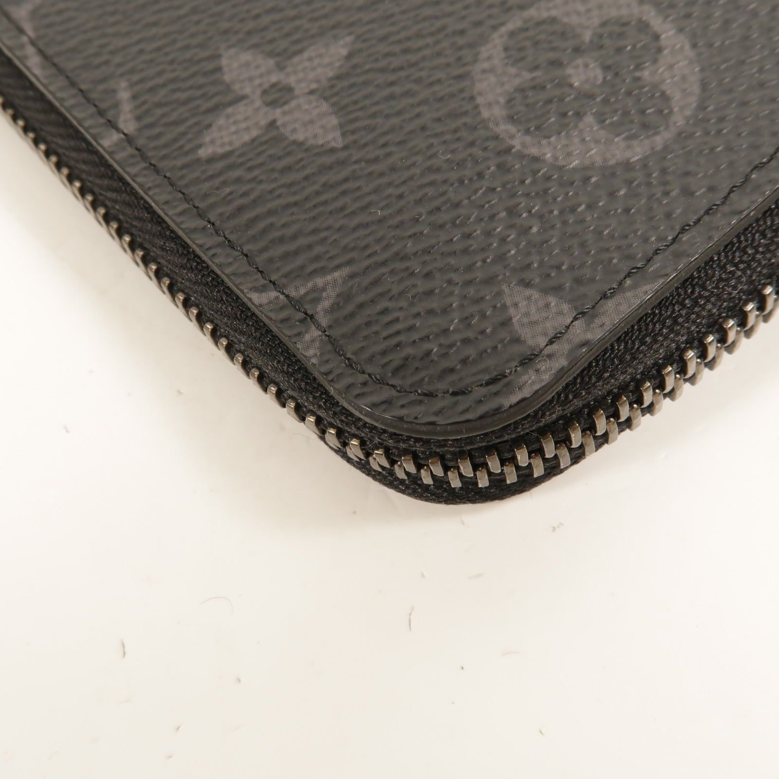 LOUIS VUITTON Monogram Eclipse Zippy Wallet Vertical長錢包