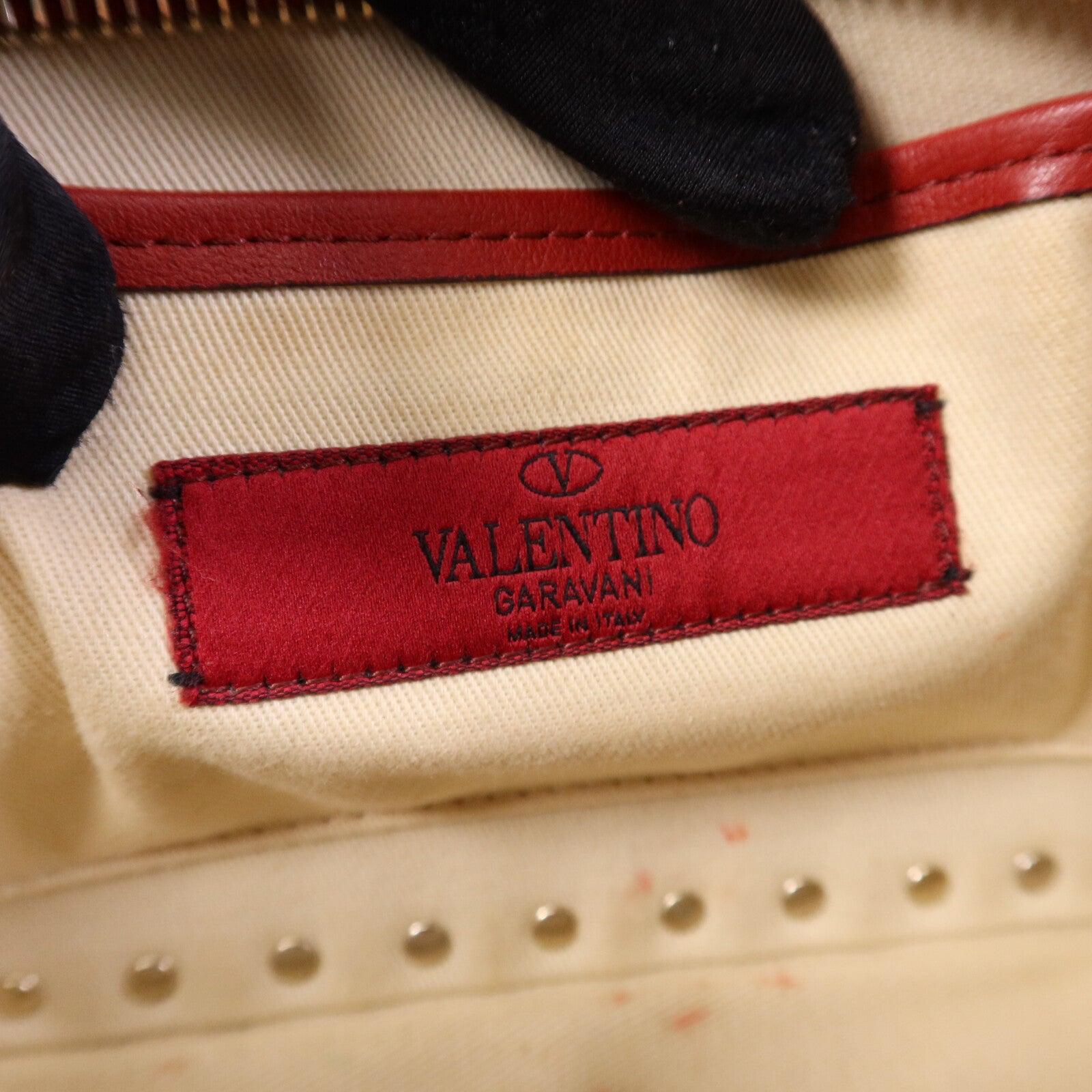 Valentino 牛皮皮革Garavani Rockstud Crossbody Bag金扣肩背袋
