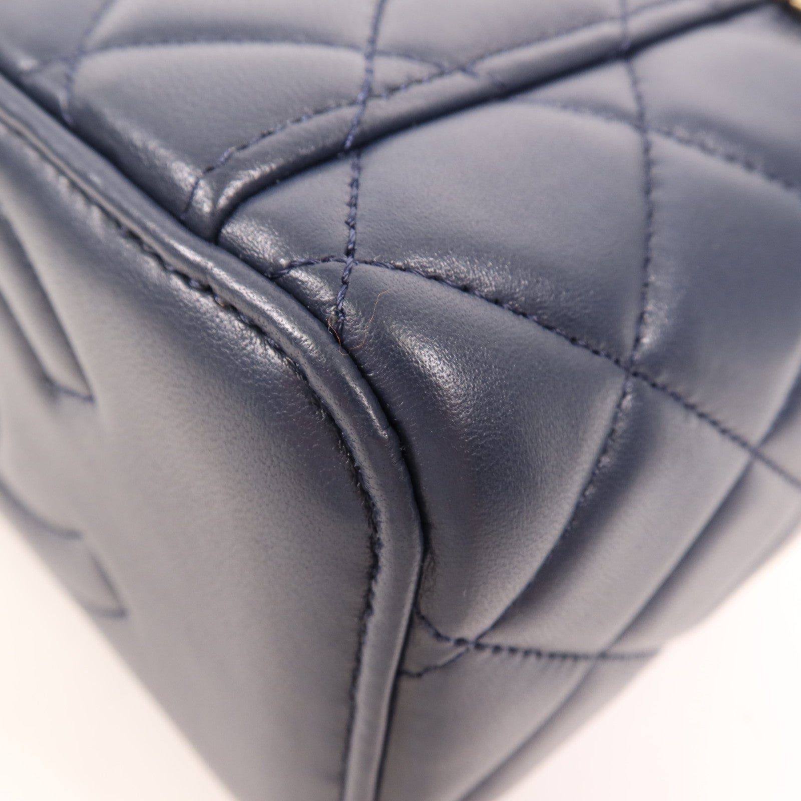 CHANEL 羊皮皮革Vanity Case金扣肩背袋