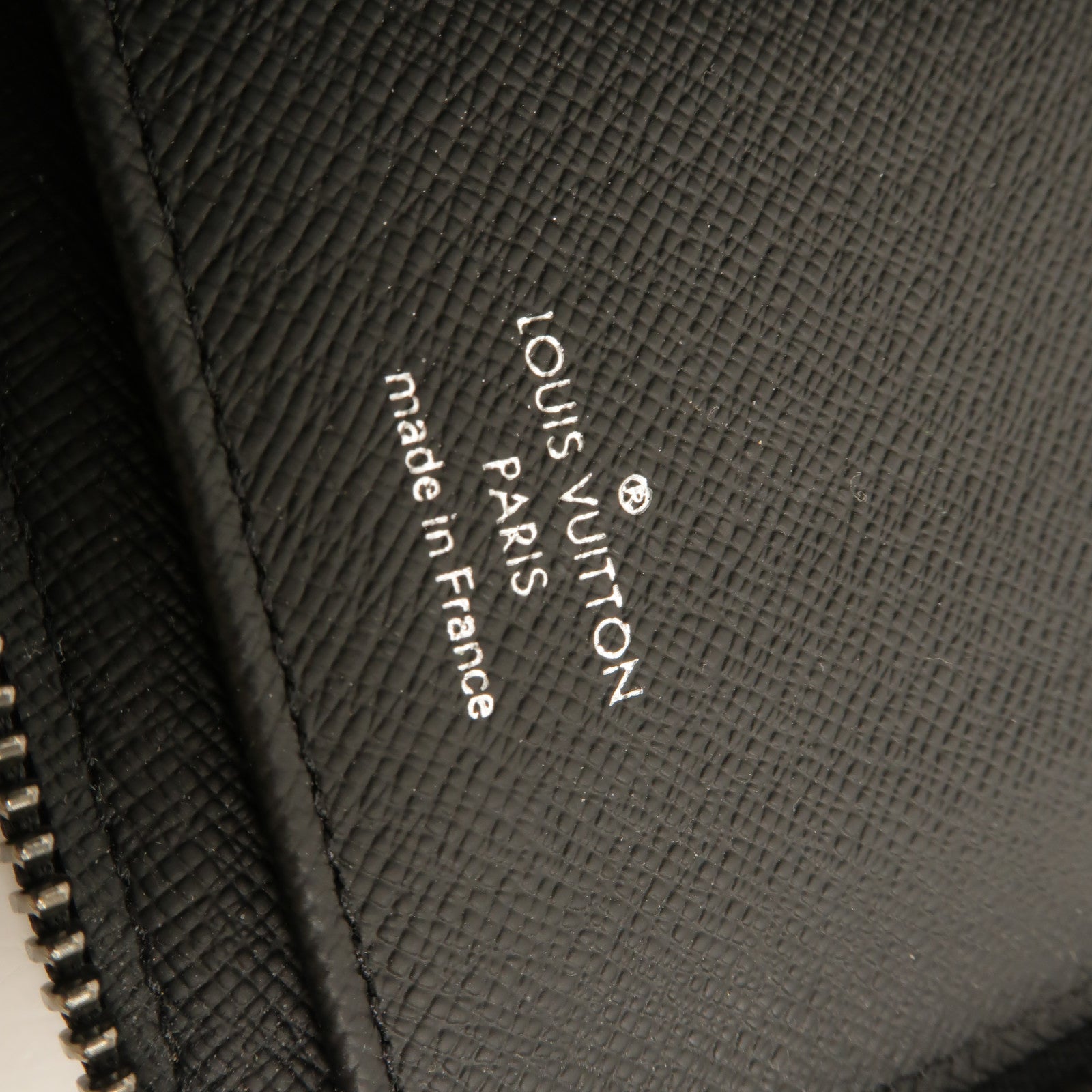 LOUIS VUITTON Monogram Eclipse Zippy Wallet Vertical長錢包
