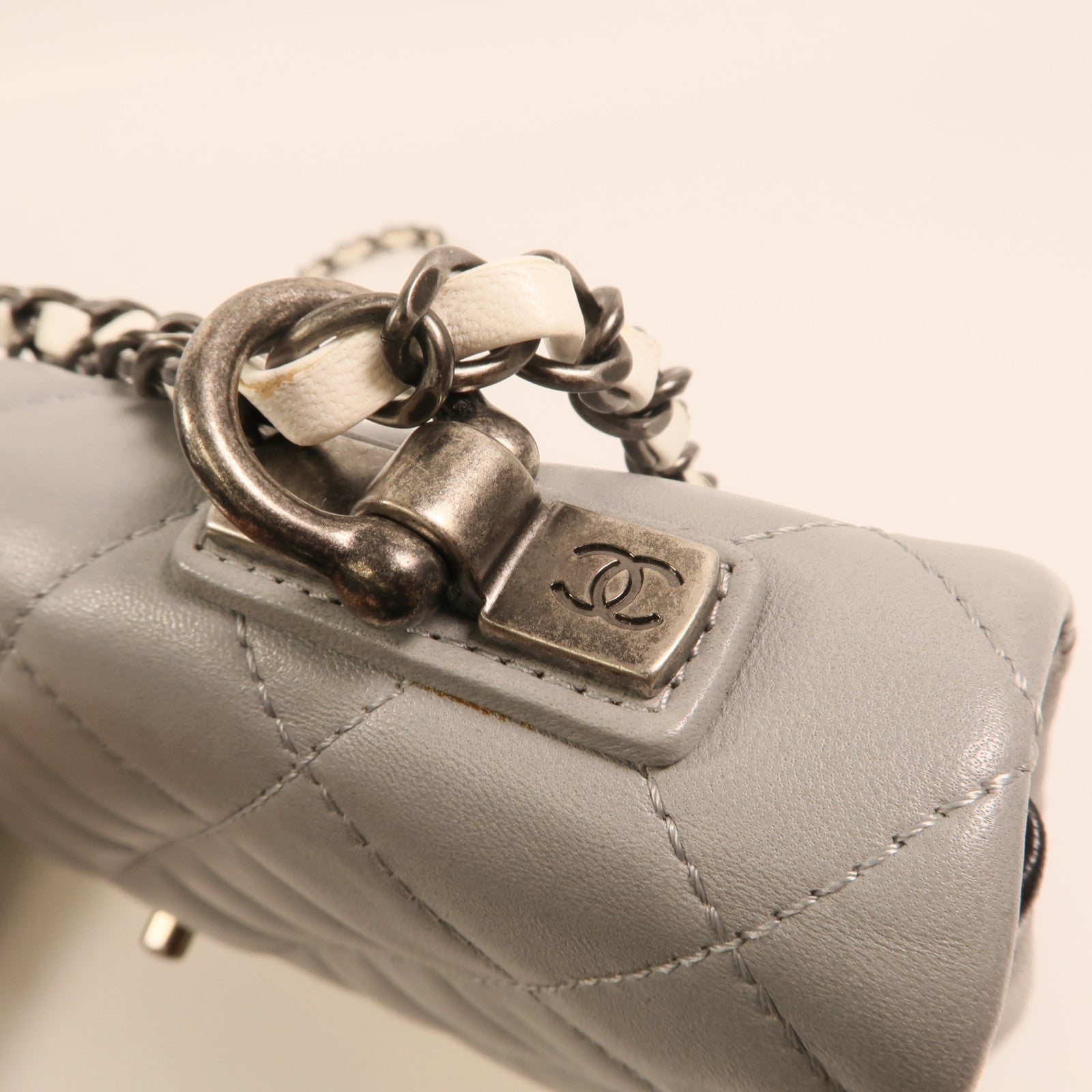CHANEL 羊皮皮革Chain Shoulder銀扣肩背袋