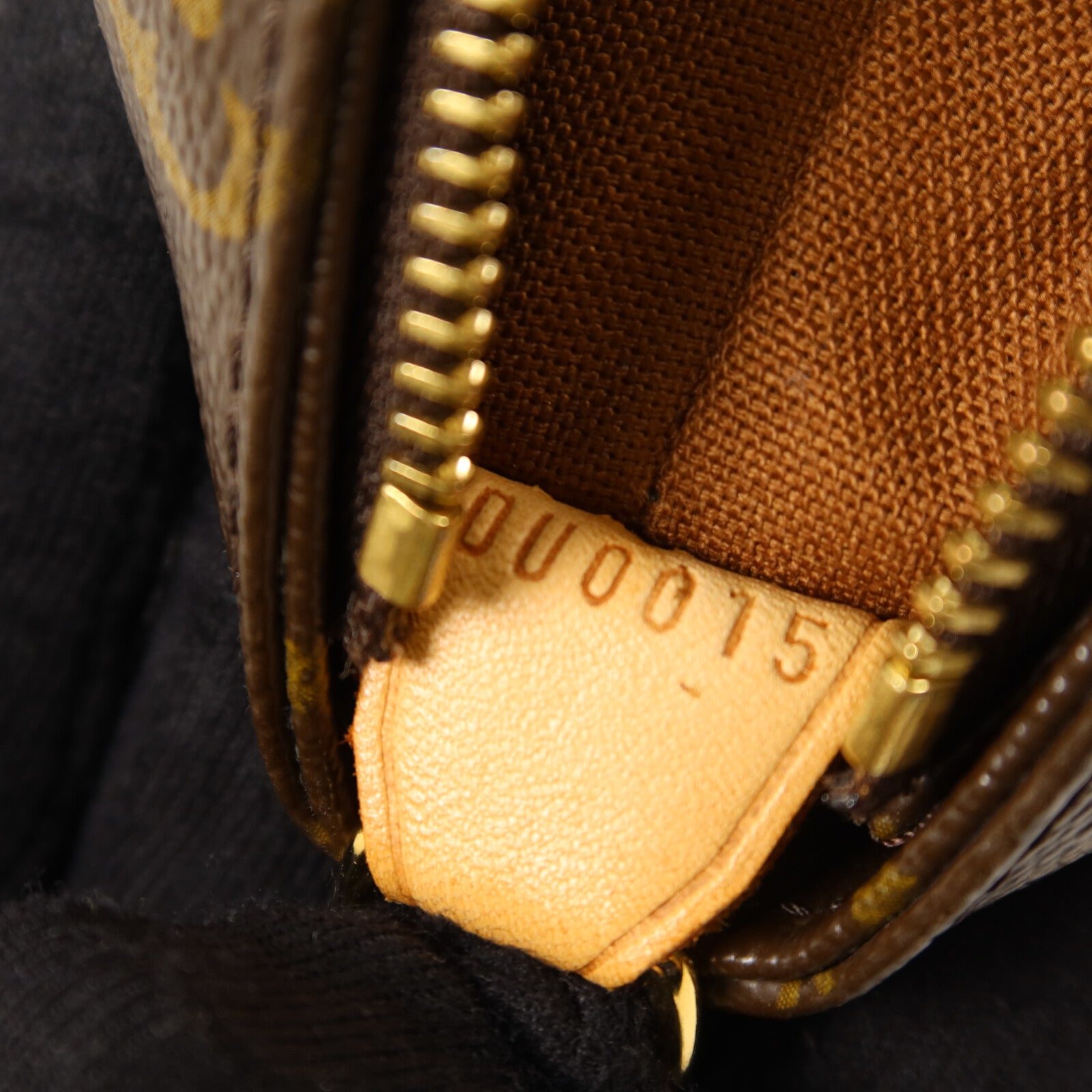 LOUIS VUITTON Monogram Cabas Mezzo肩背袋