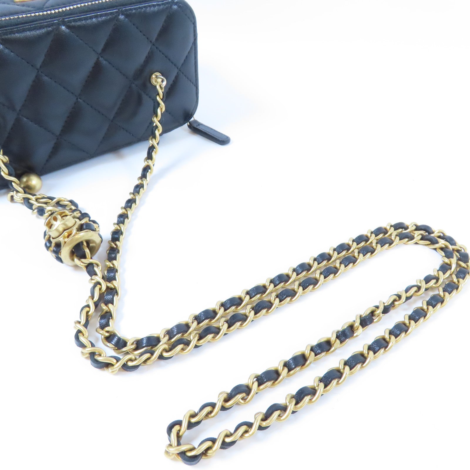 CHANEL 菱格羊皮皮革Vanity Case金扣鏈帶肩背袋黑色