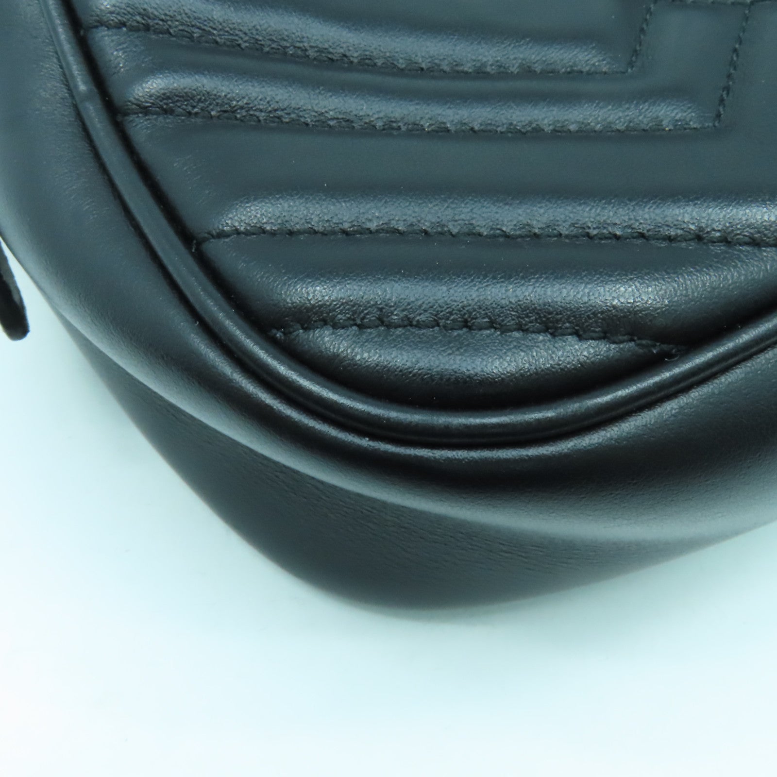 GUCCI 【激減優惠】牛皮皮革GG Marmont金扣肩背袋黑色
