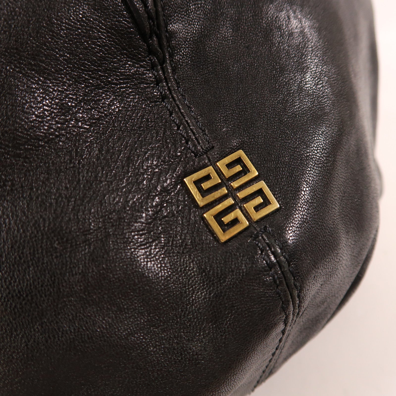 GIVENCHY 皮革Shoulder Bag金扣肩背袋