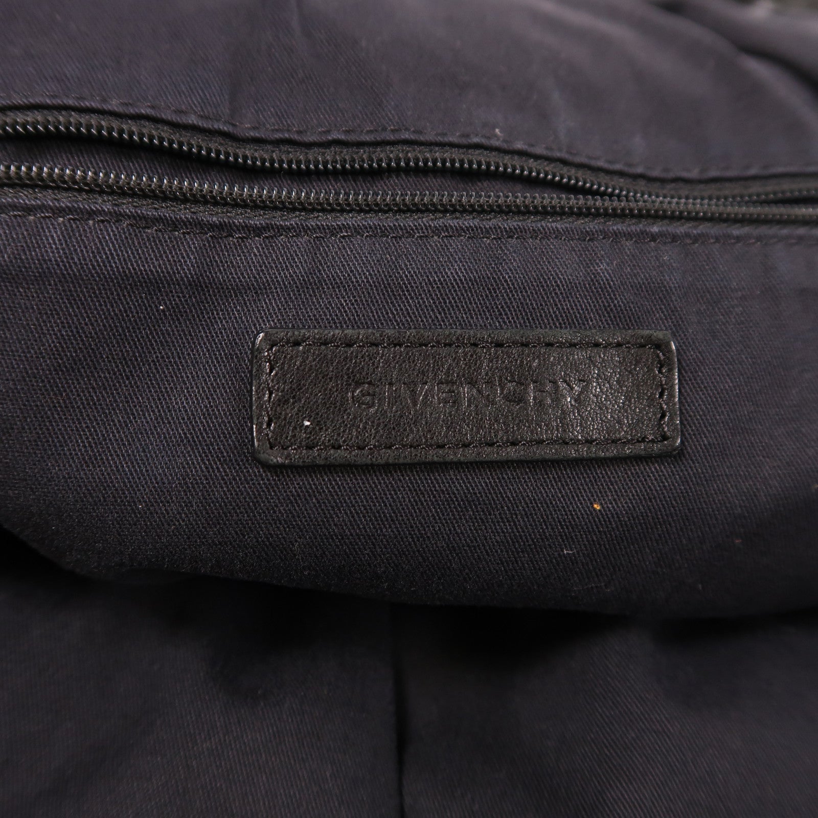 GIVENCHY 皮革Shoulder Bag金扣肩背袋