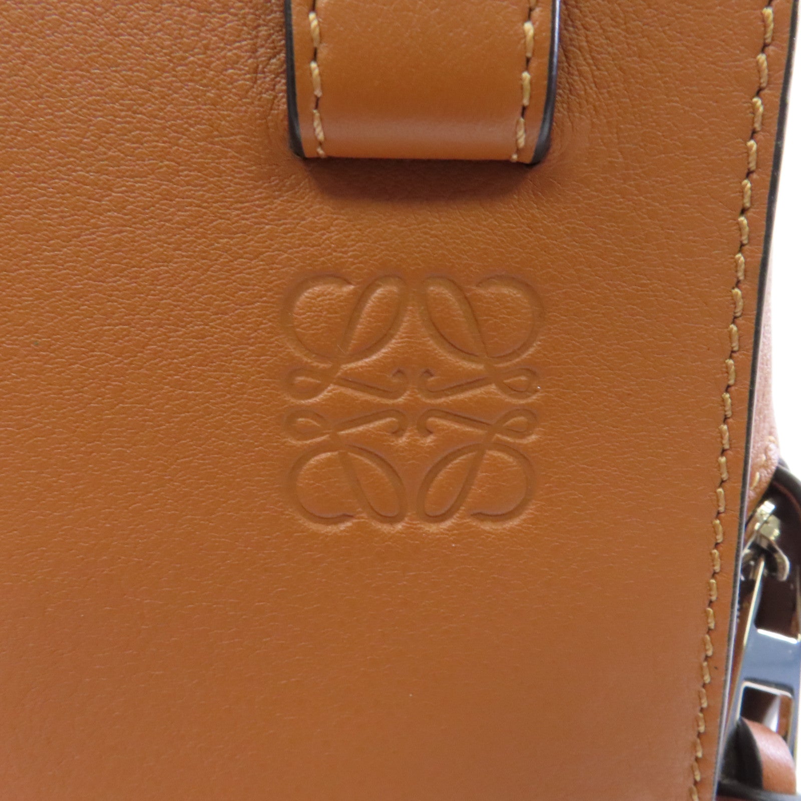 LOEWE 牛皮皮革Hammock銀扣手挽肩背兩用袋棕色