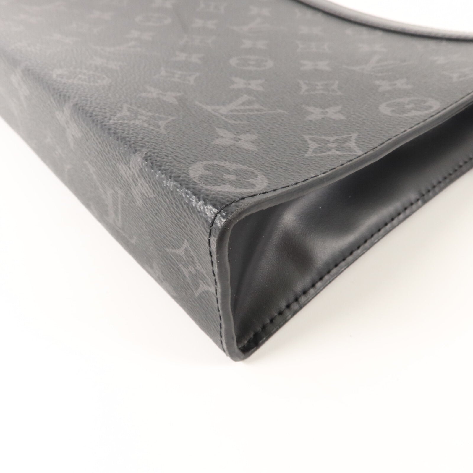 LOUIS VUITTON Monogram Eclipse Pochette Voyage MM銀扣手拿包