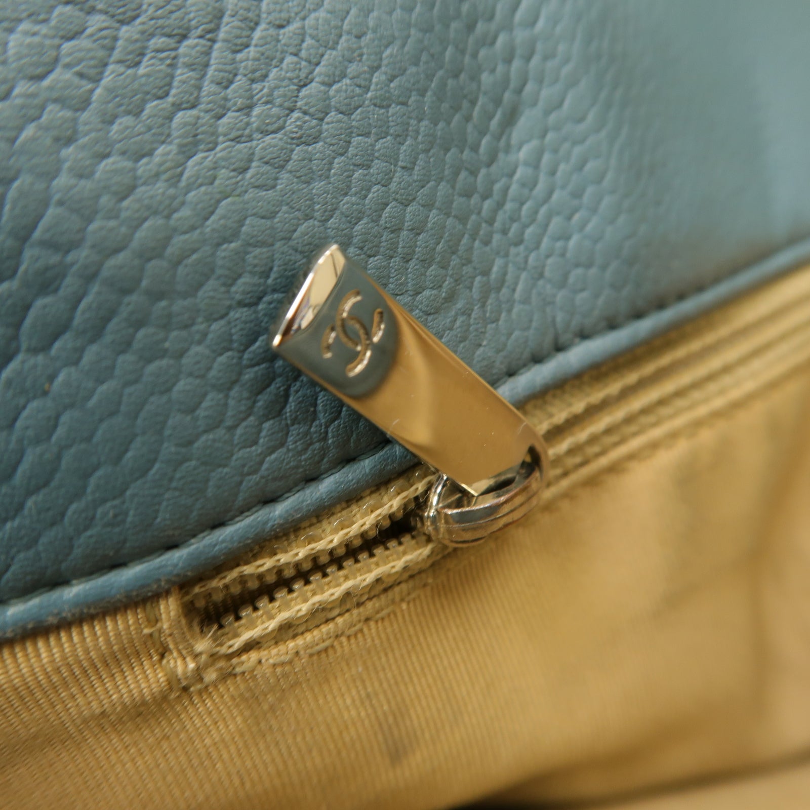 CHANEL 【激減優惠】菱格Caviar皮革Chain Shoulder Bag銀扣鏈帶肩背袋淺藍色
