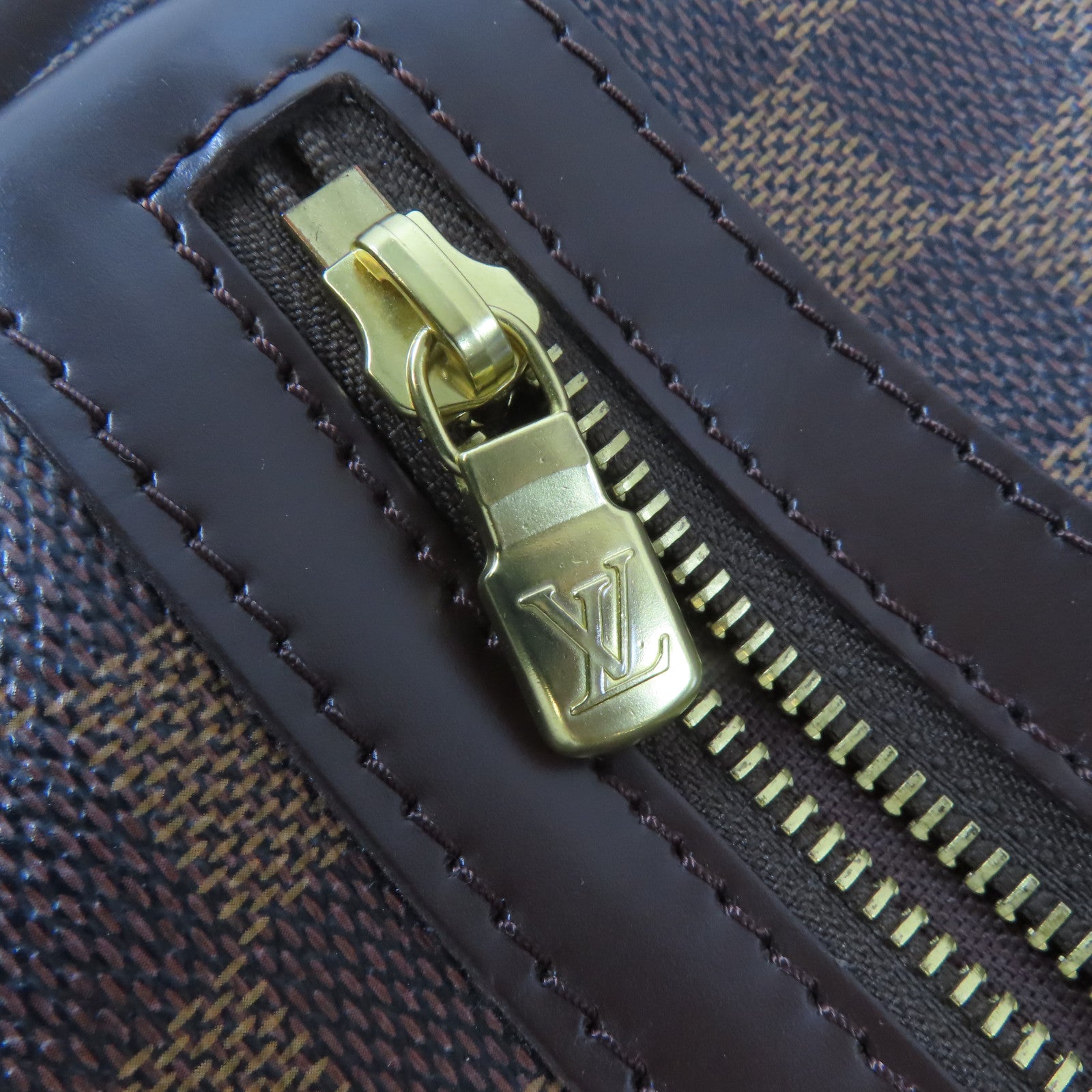 LOUIS VUITTON Damier Bastille金扣肩背袋棕色