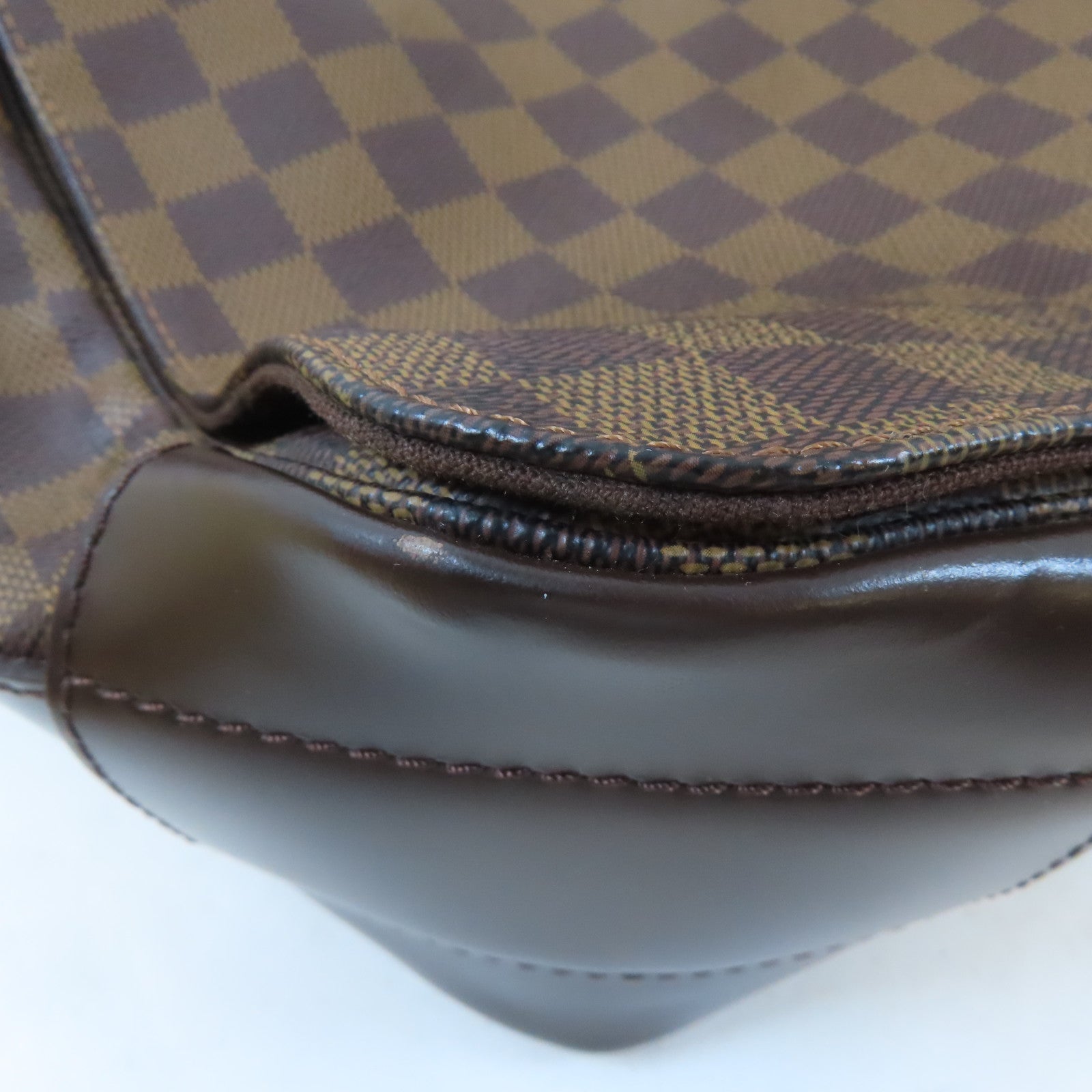 LOUIS VUITTON Damier Bastille金扣肩背袋棕色