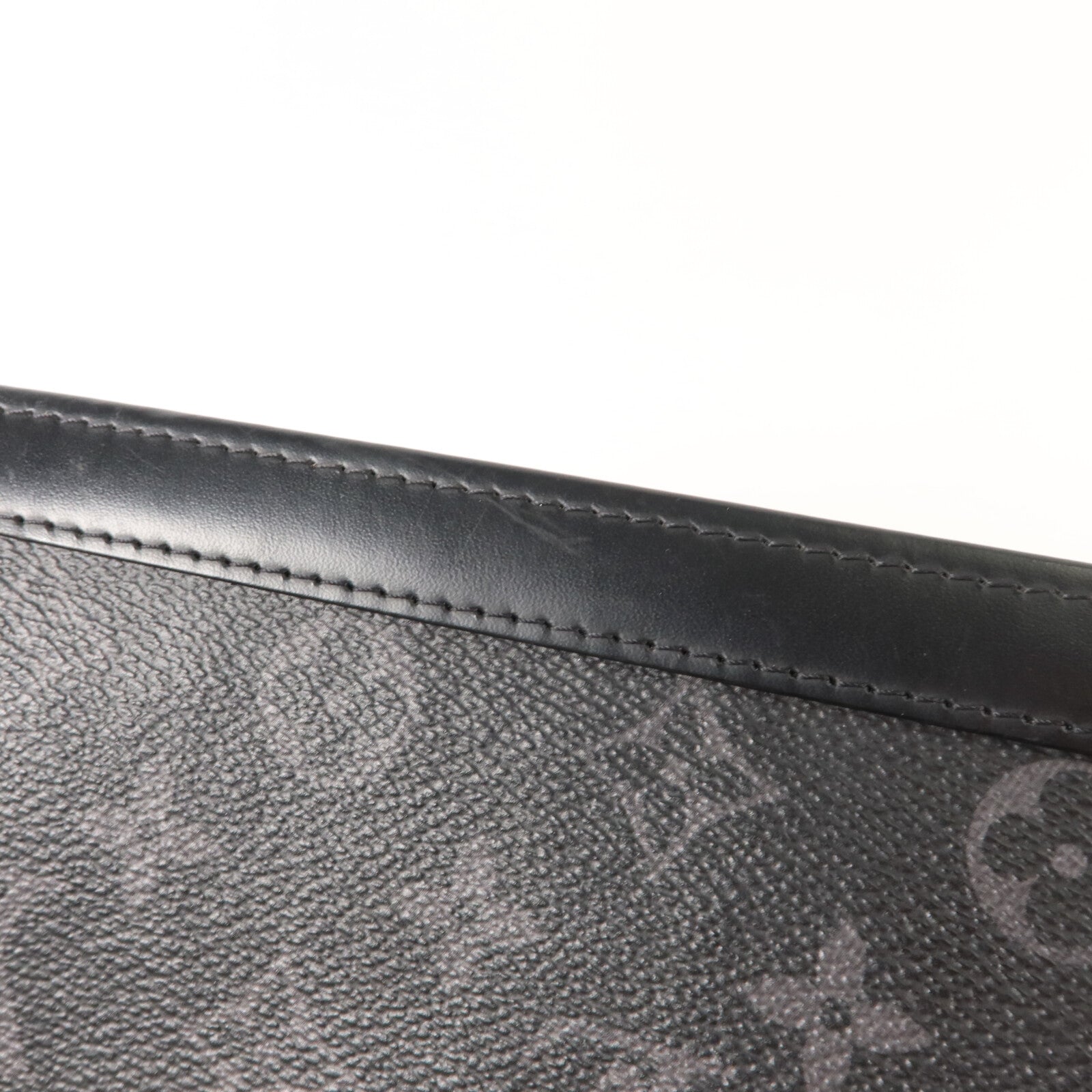 LOUIS VUITTON Monogram Eclipse Pochette Voyage MM銀扣手拿包