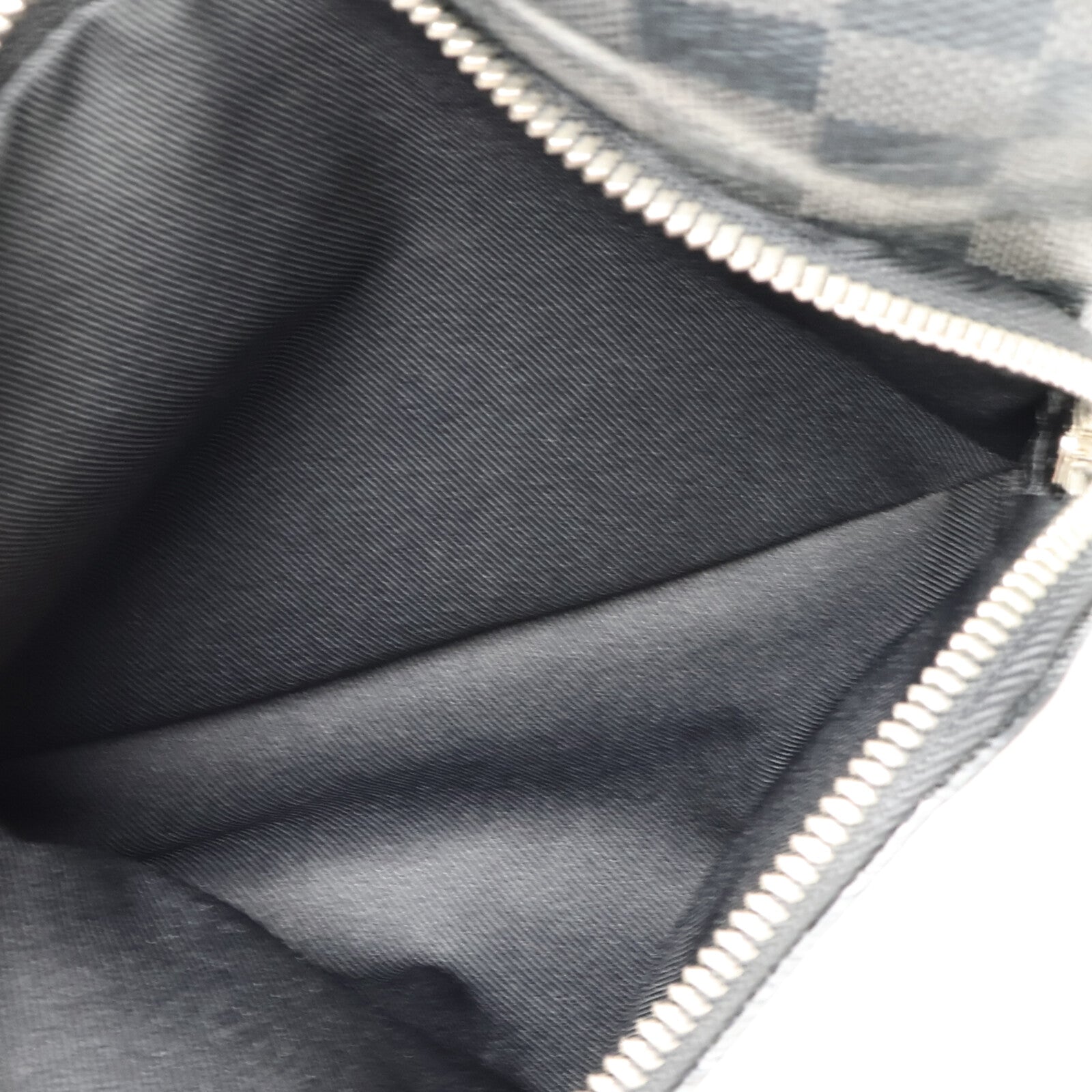 LOUIS VUITTON Damier Graphite Avenue Sling銀扣肩背袋