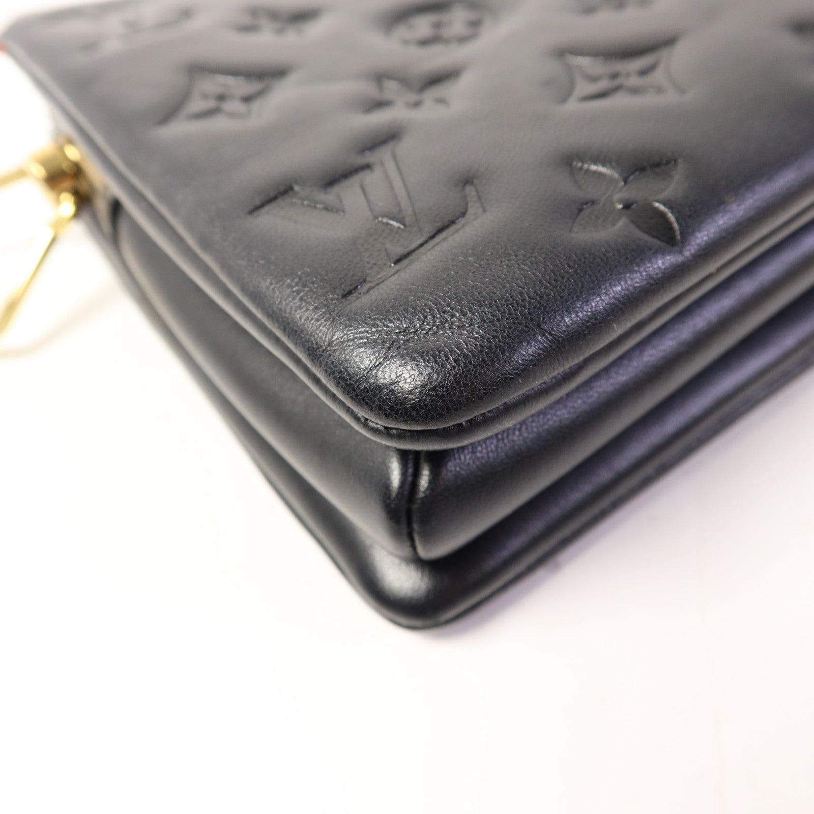 LOUIS VUITTON Monogram Embossed Coussin BB金扣鏈帶手挽肩背兩用袋