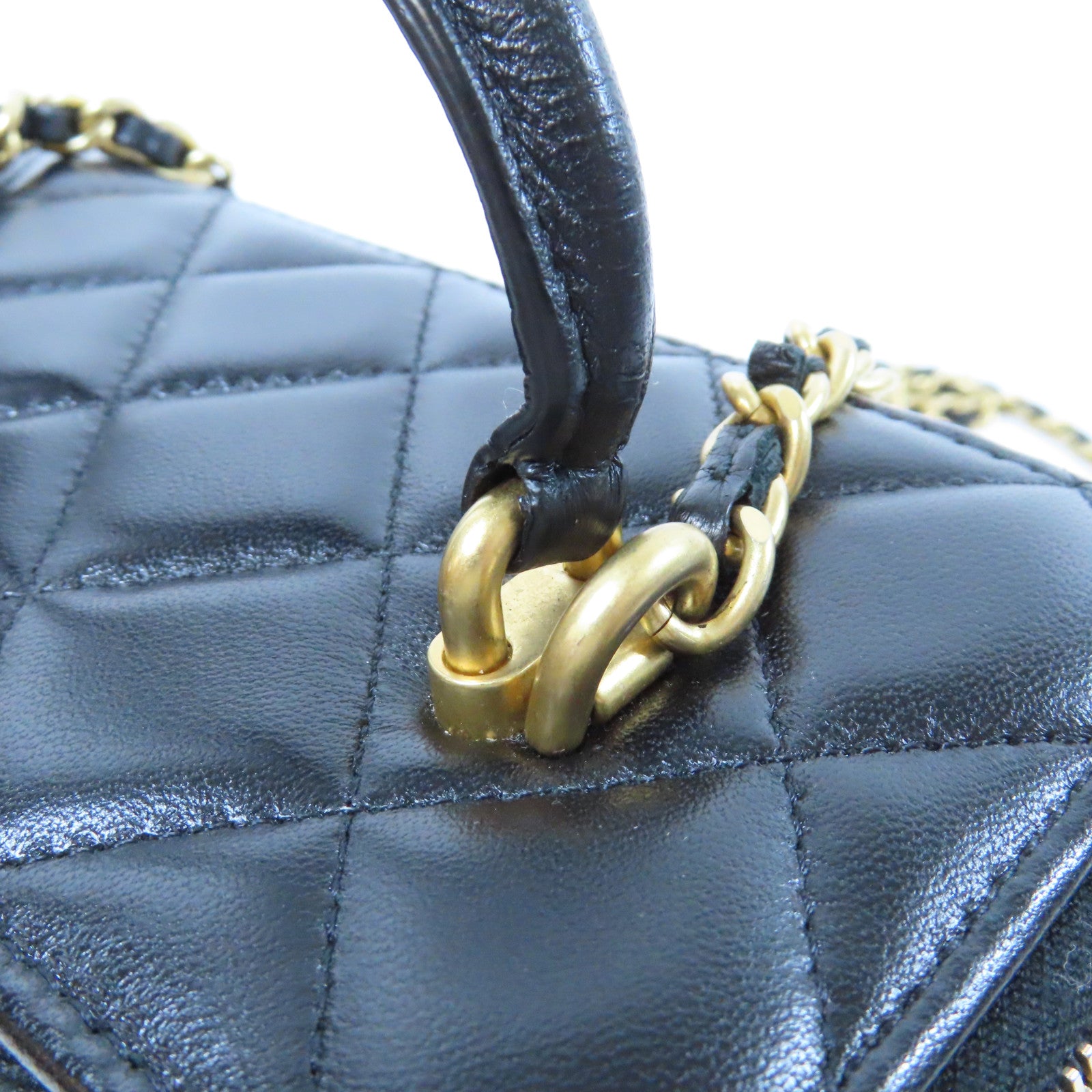 CHANEL 菱格牛皮皮革Handle Vanity Case金扣鏈帶肩背袋黑色
