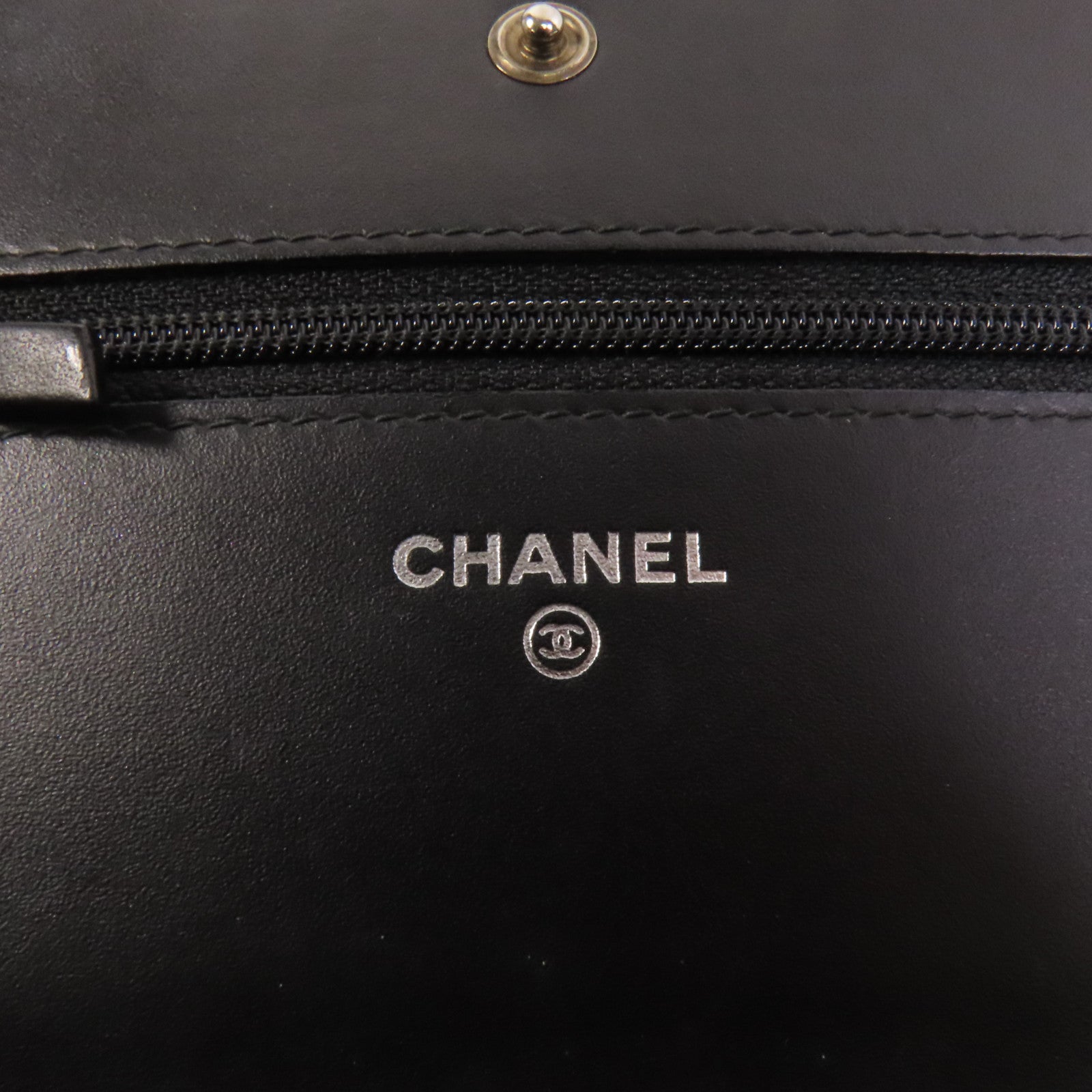 CHANEL 牛皮皮革WOC Wallet On Chain鏈帶肩背袋