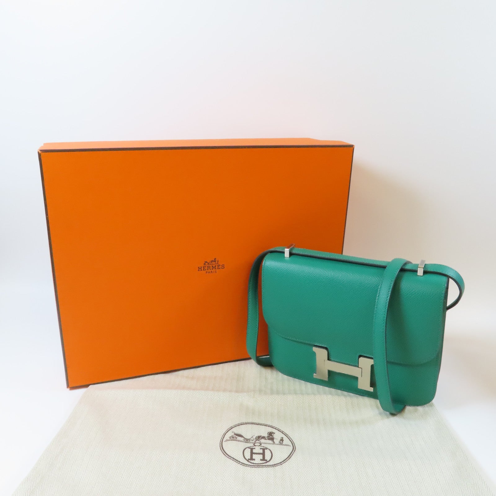 HERMES 【激減優惠】Epsom皮革Constance 24銀扣肩背袋Vert Jade綠色