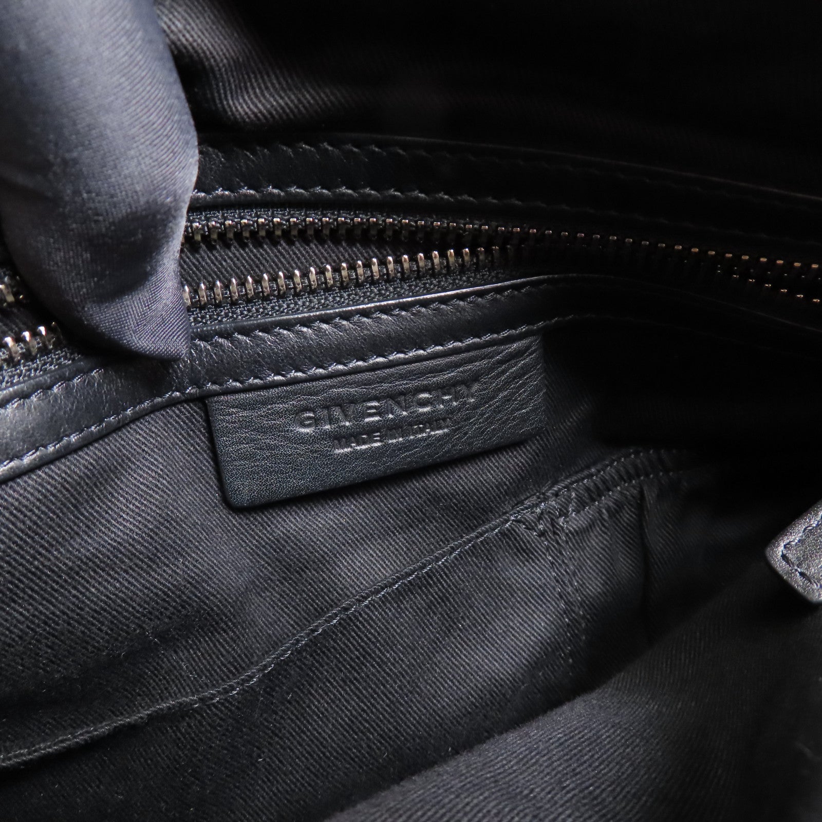 GIVENCHY 牛皮皮革Pandora Medium金扣手挽肩背兩用袋