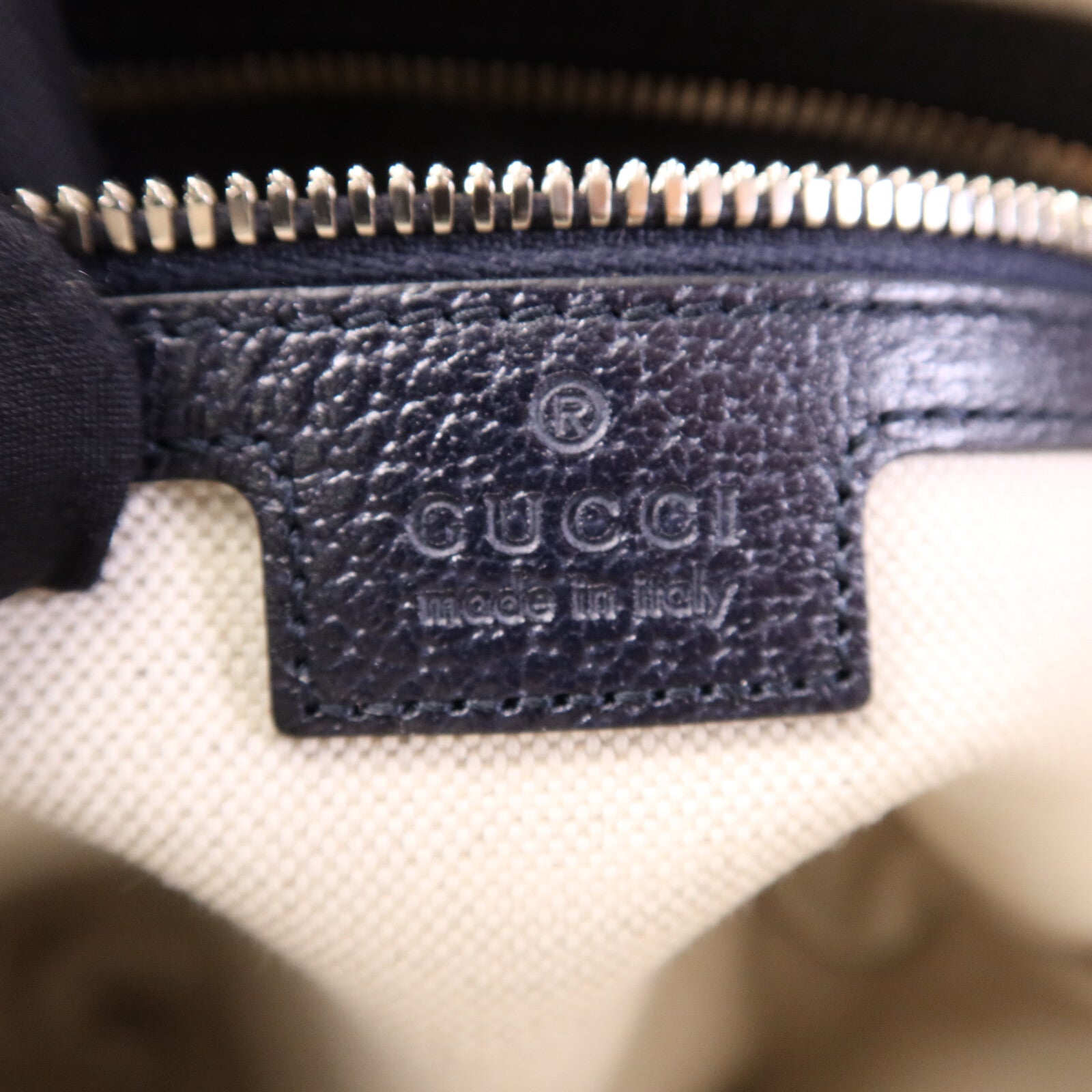 GUCCI 塗層帆布Ophidia Messenger GG Supreme銀扣肩背袋