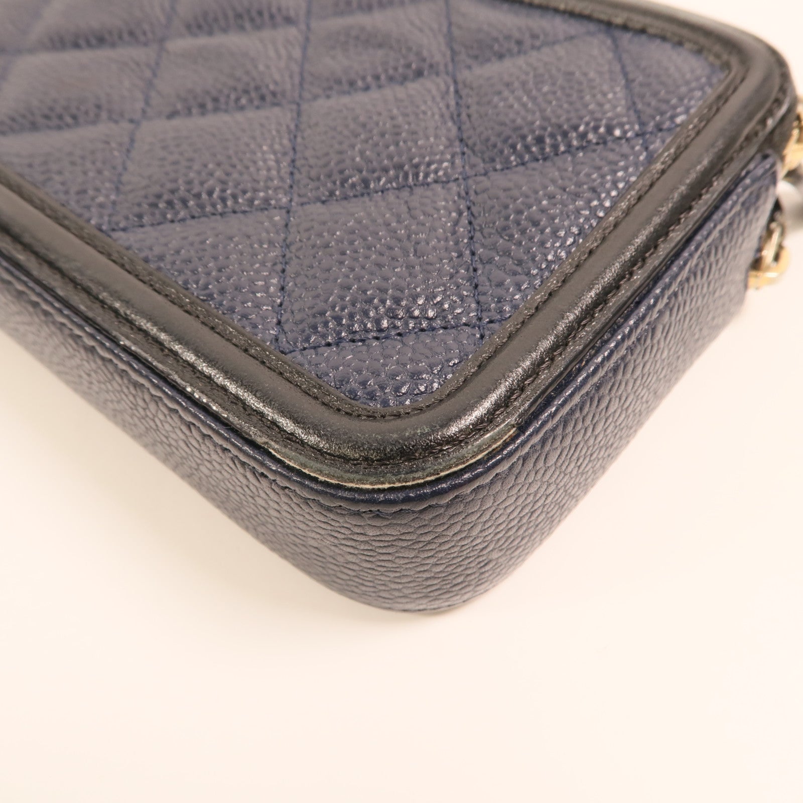 CHANEL 牛皮皮革Filigree Zipper Chain Bag金扣鏈帶肩背袋
