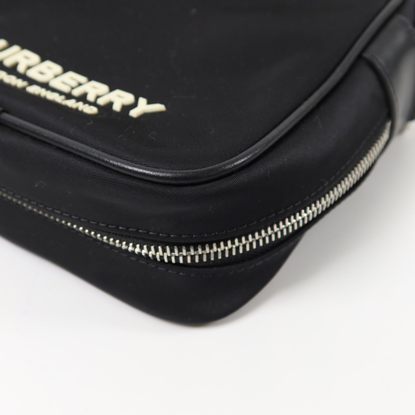 BURBERRY 尼龍Square Paddy肩背袋