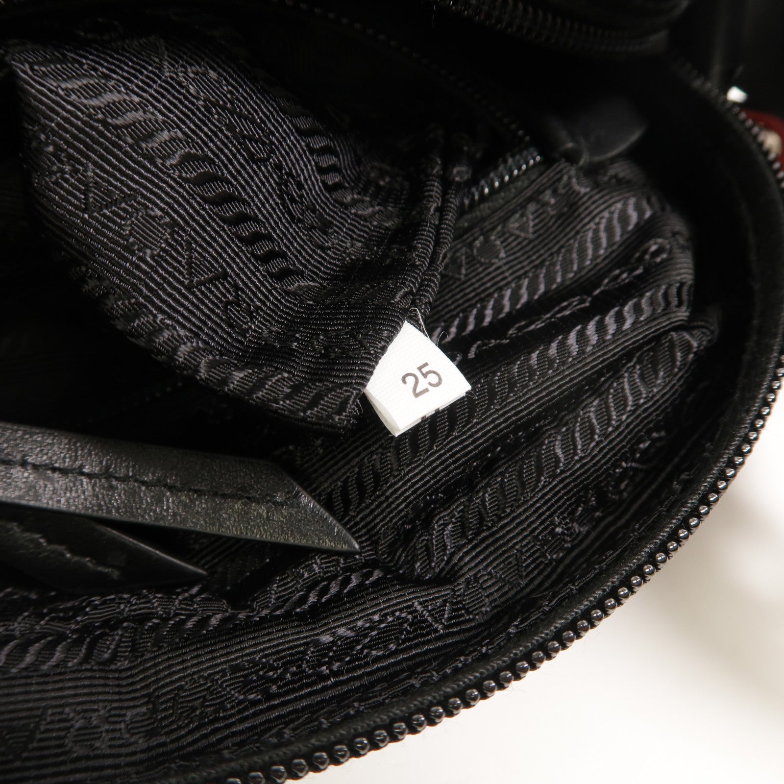 PRADA 尼龍New Vela Shoulder Bag肩背袋