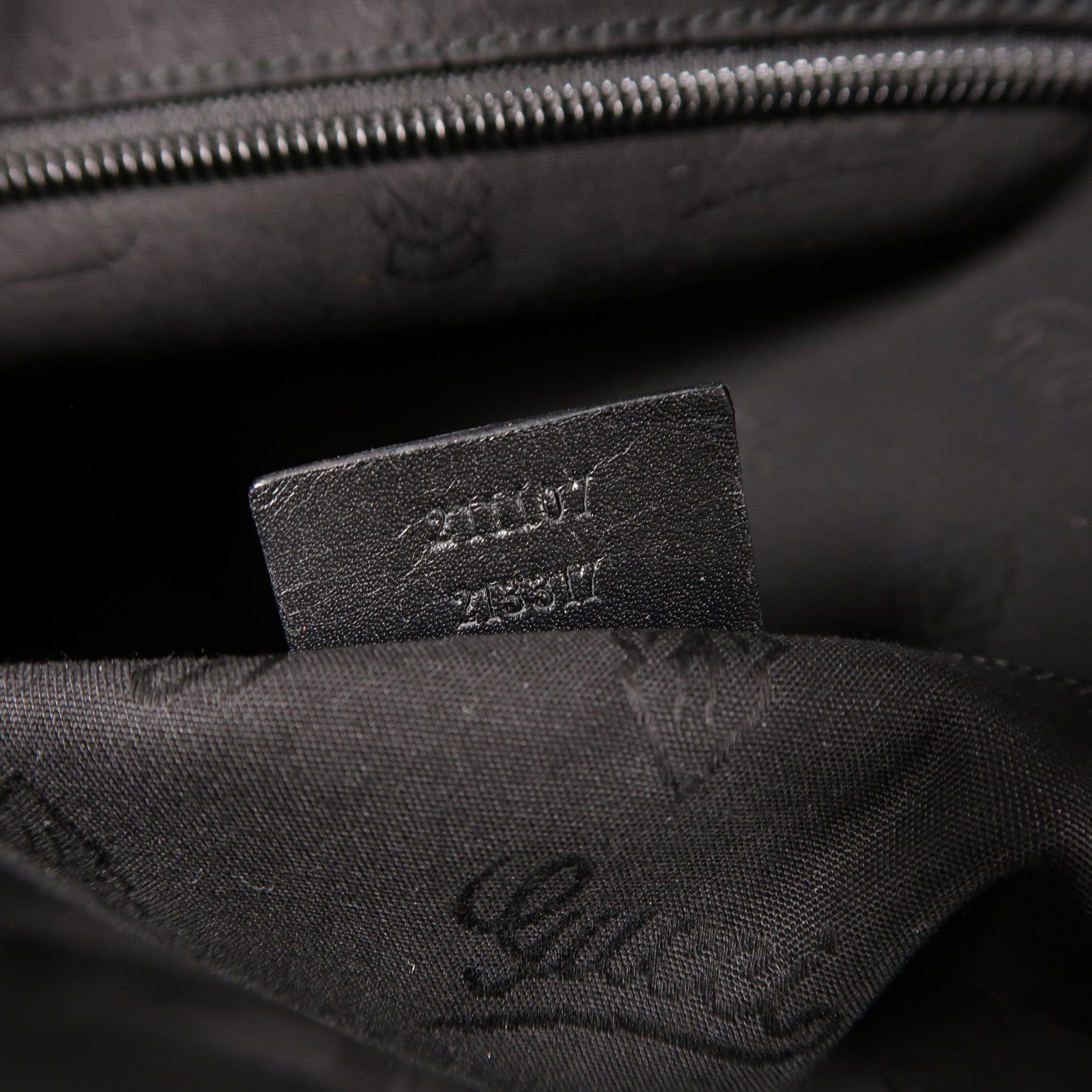 GUCCI 塗層帆布GG Implementation銀扣肩背袋