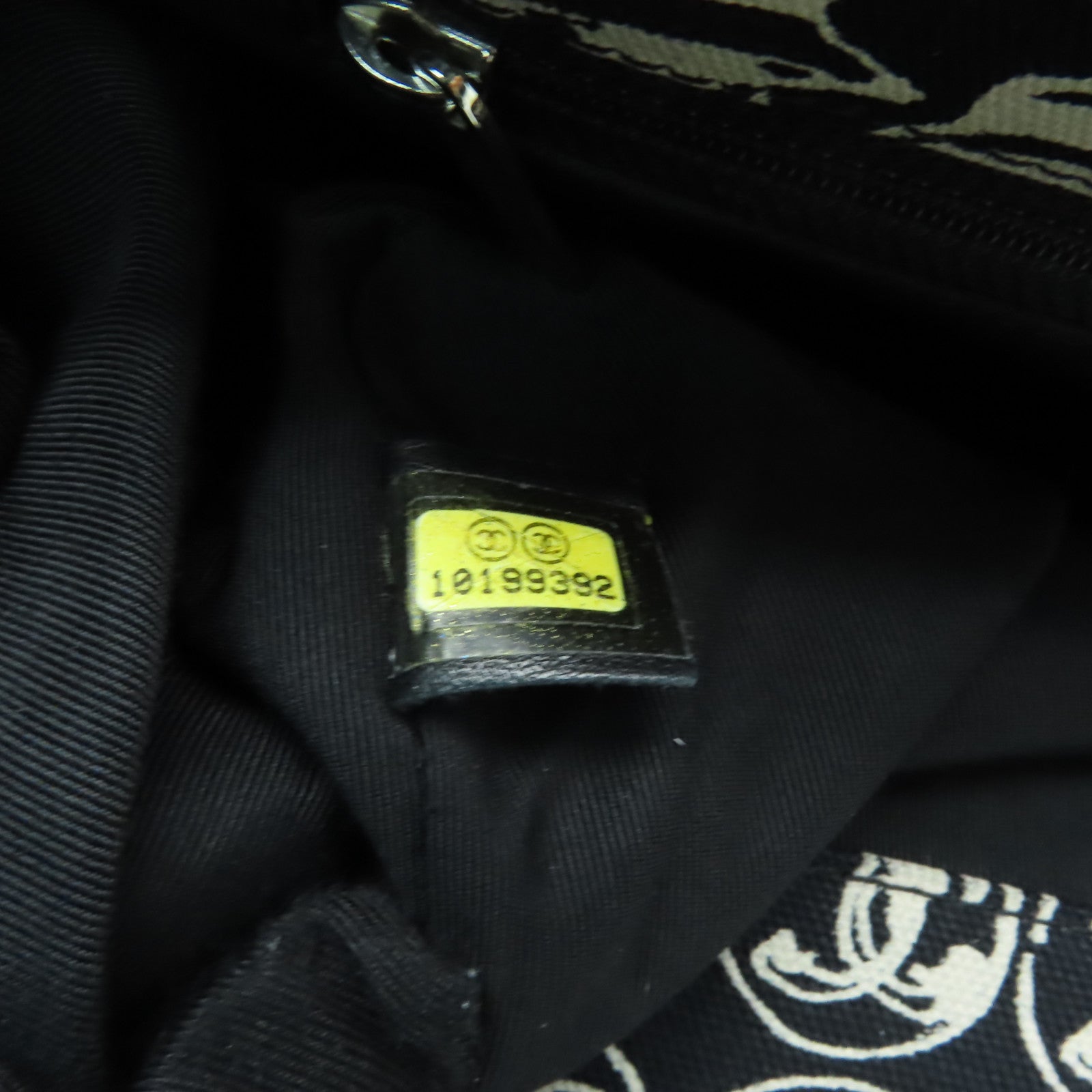 CHANEL 【清倉大減價】帆布Chain Shoulder Bag銀扣鏈帶肩背袋黒色