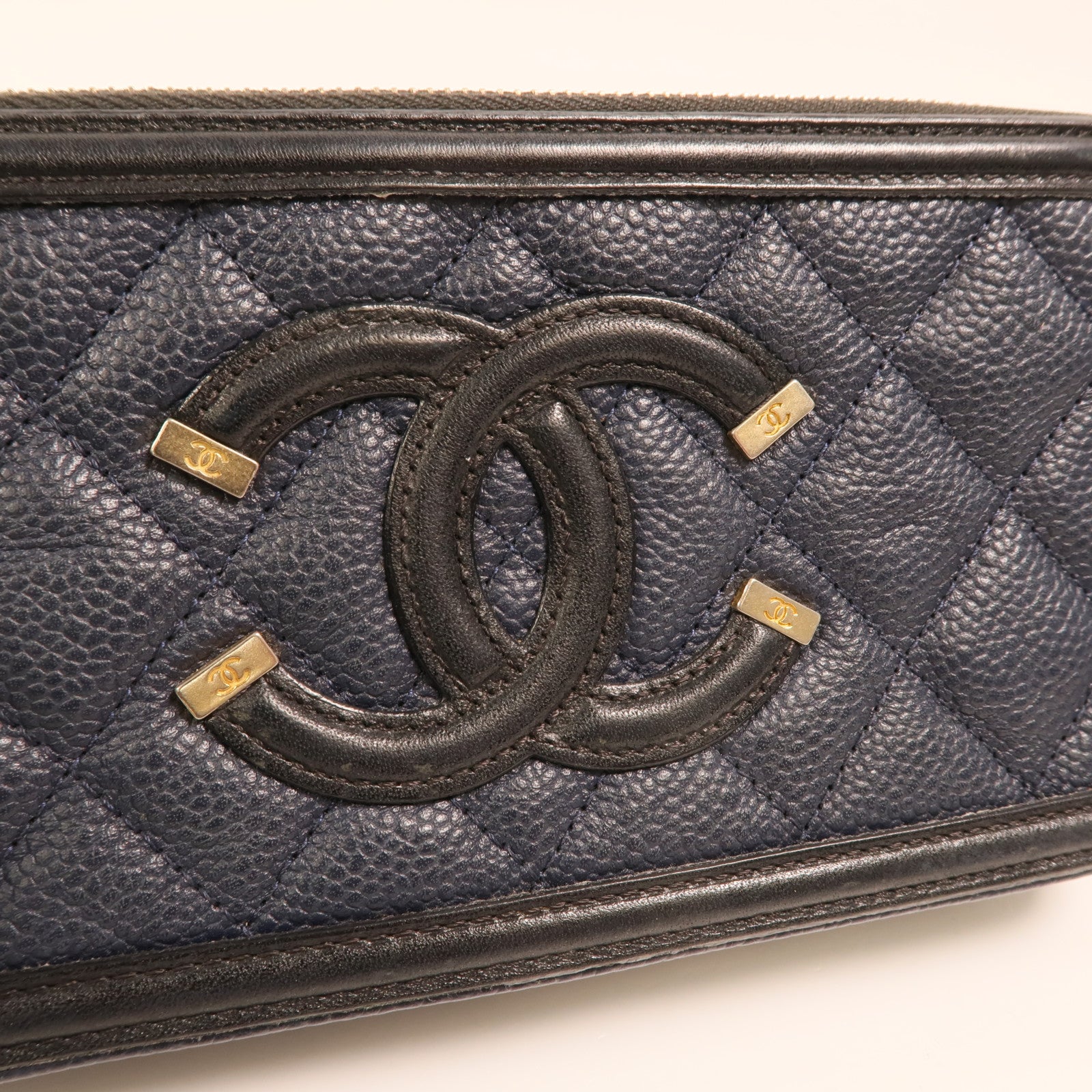 CHANEL 牛皮皮革Filigree Zipper Chain Bag金扣鏈帶肩背袋