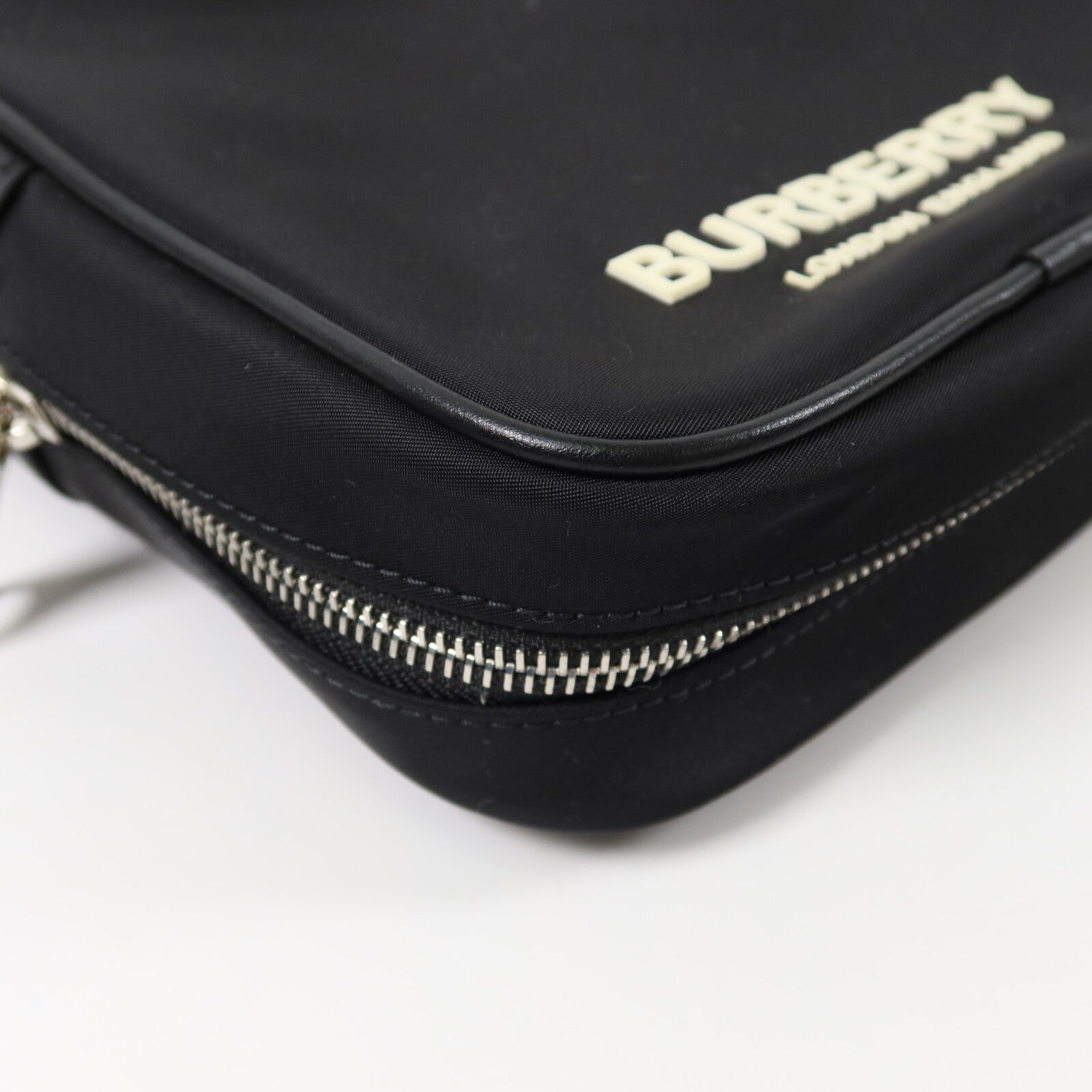BURBERRY 尼龍Square Paddy肩背袋