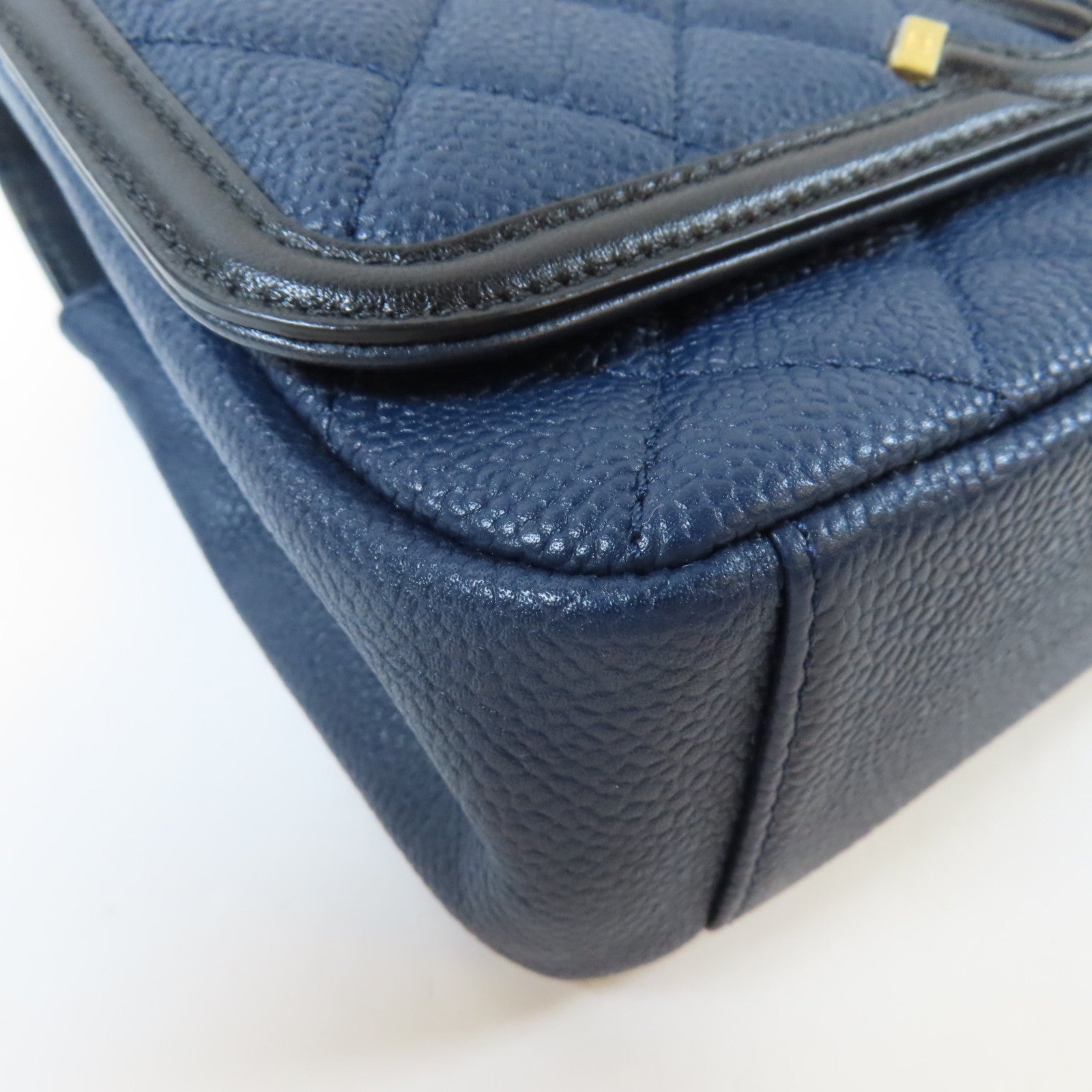 CHANEL 菱格Caviar皮革 Medium CC Filigree Flap金扣鏈帶肩背袋深藍色