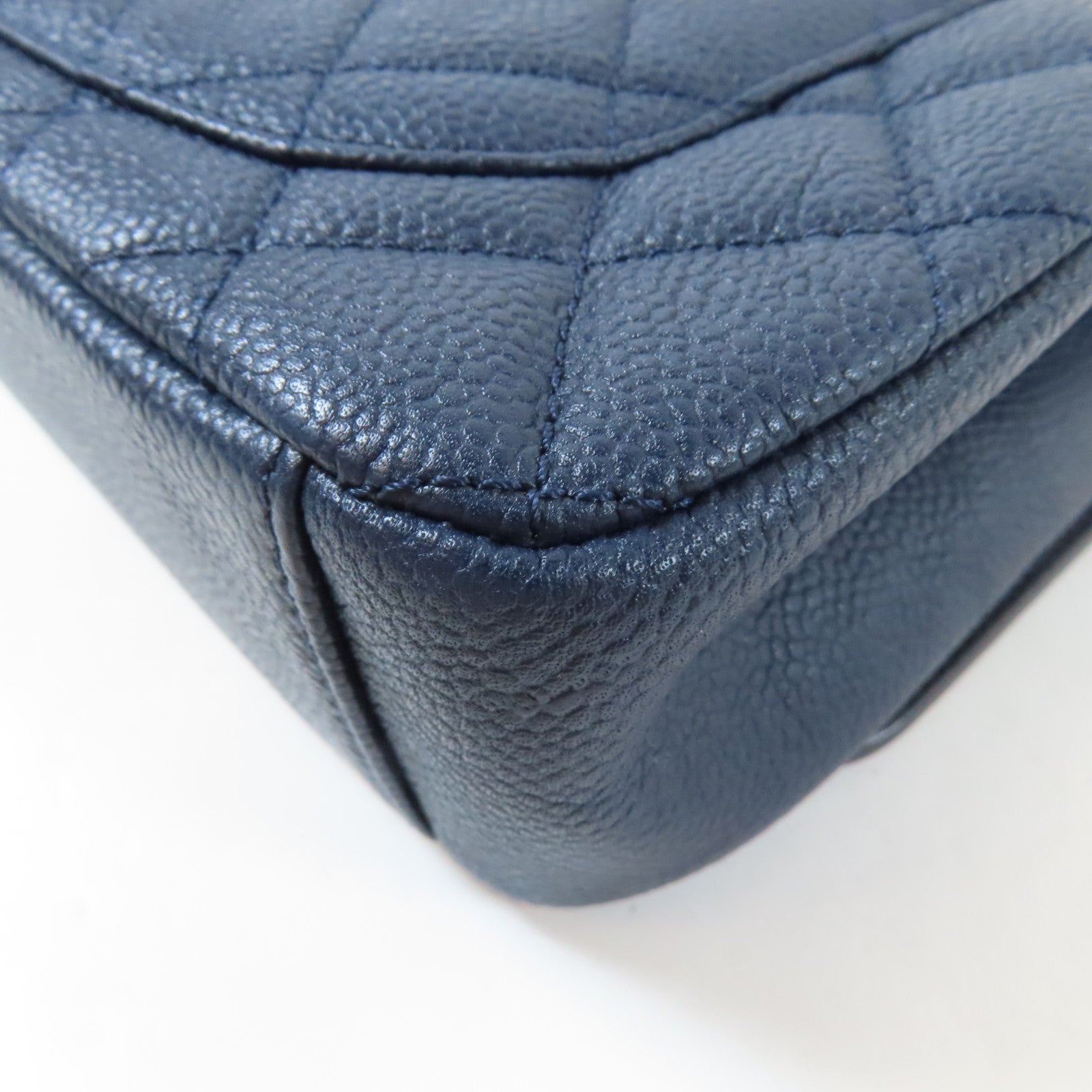 CHANEL 菱格Caviar皮革 Medium CC Filigree Flap金扣鏈帶肩背袋深藍色